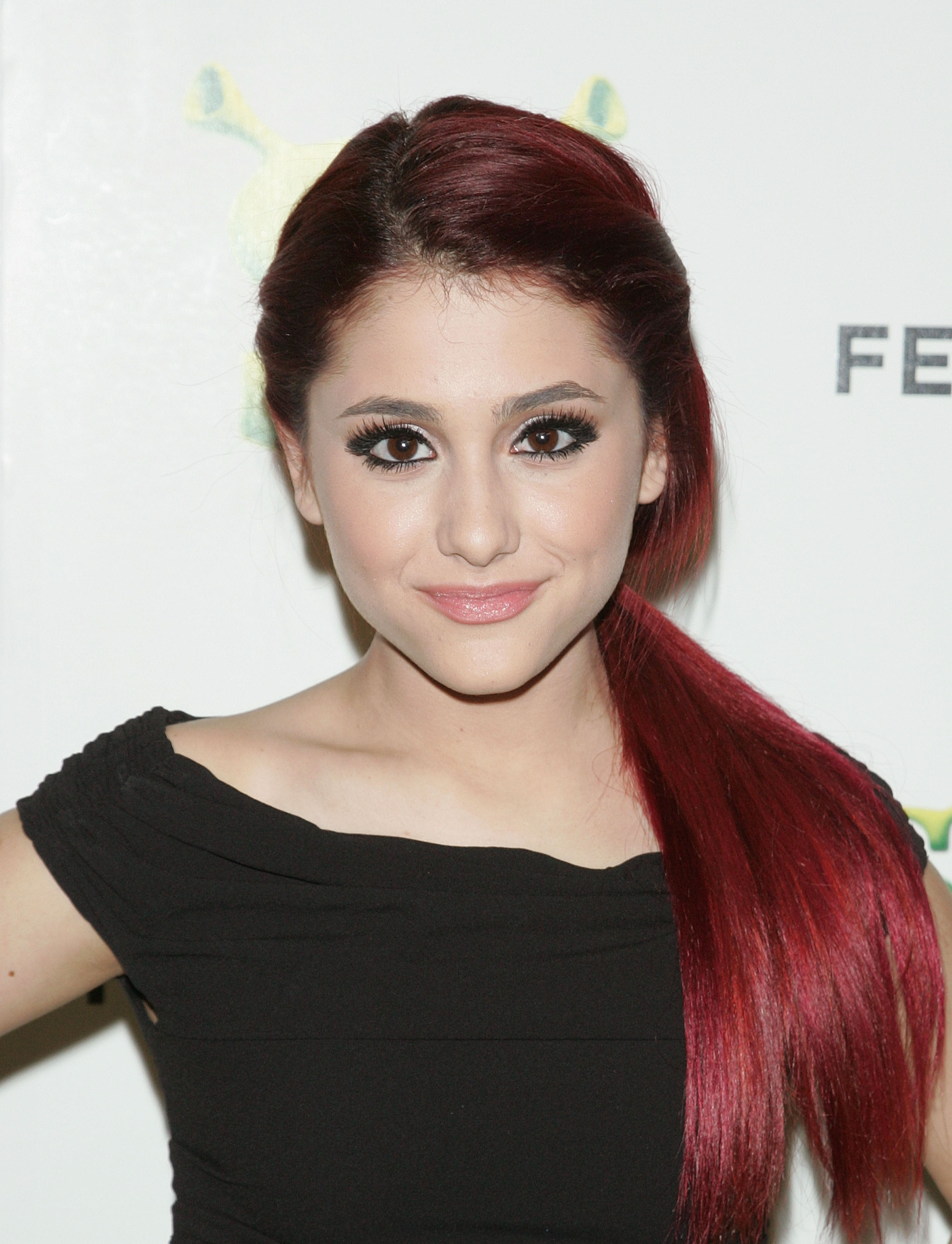 Ariana Grande assiste à la première de « Shrek Forever After » lors du 9e Festival annuel du film de Tribeca à New York | Source : Getty Images
