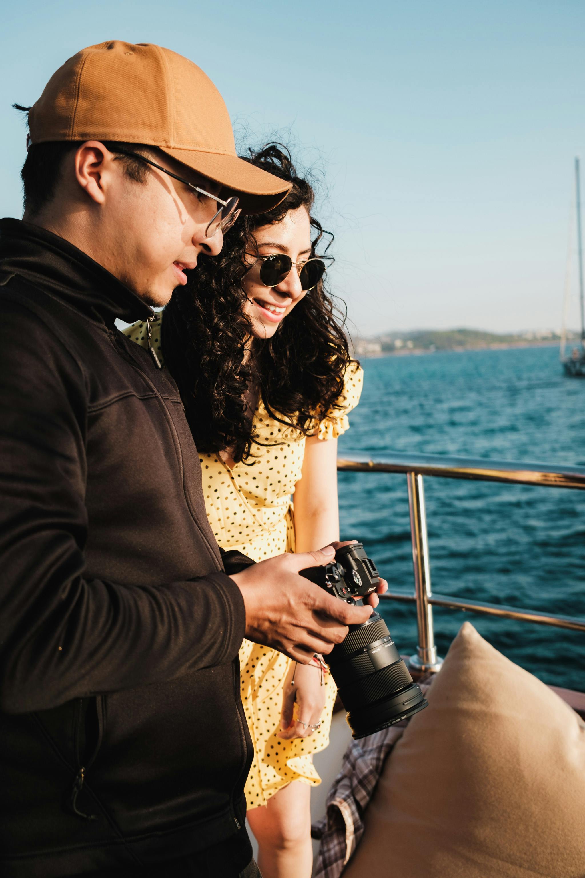 Un couple sur un yacht | Source : Pexels