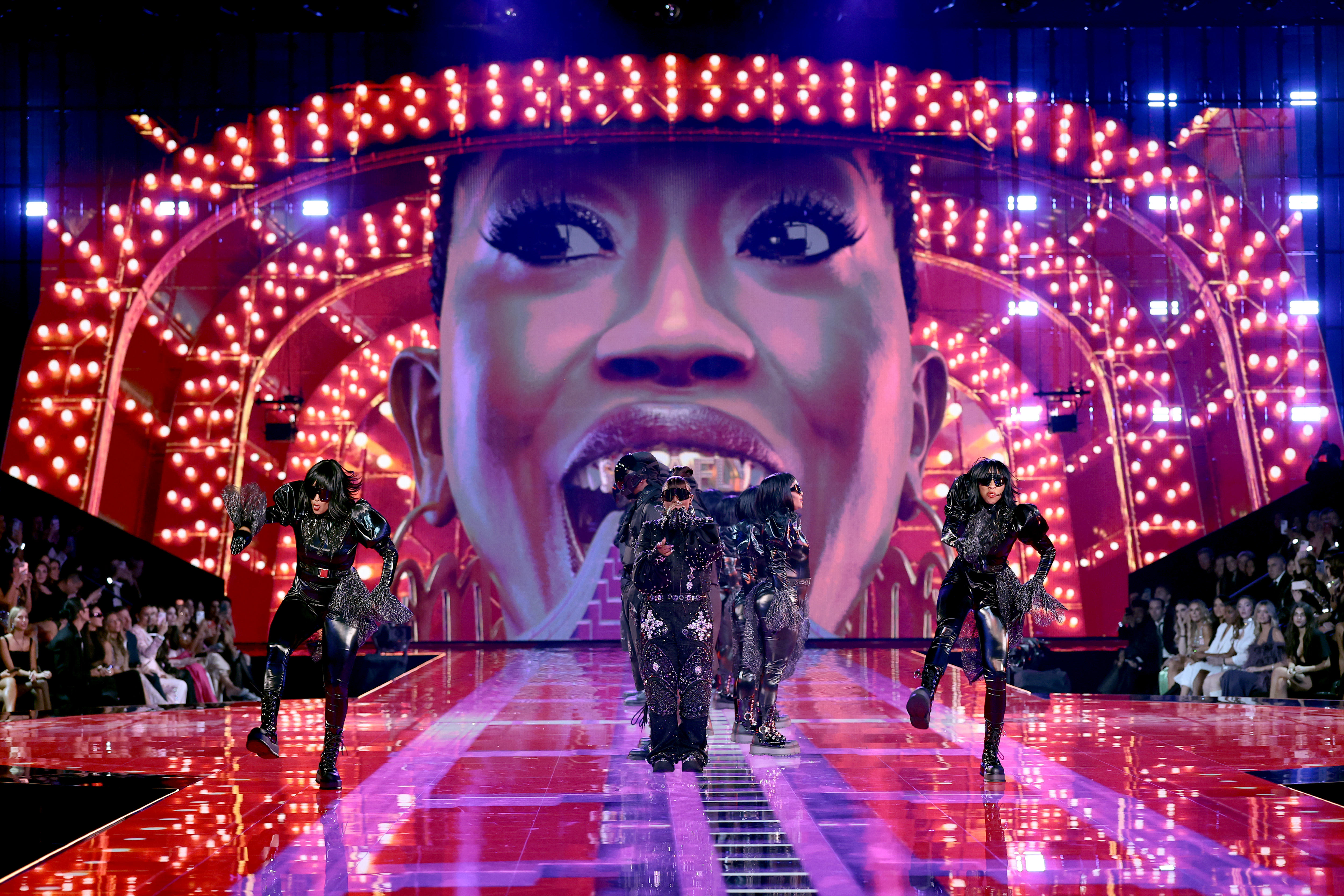 Missy Elliott au défilé de mode Victoria's Secret qui s'est tenu au Steiner Studios le 15 octobre 2025 à New York | Source : Getty Images