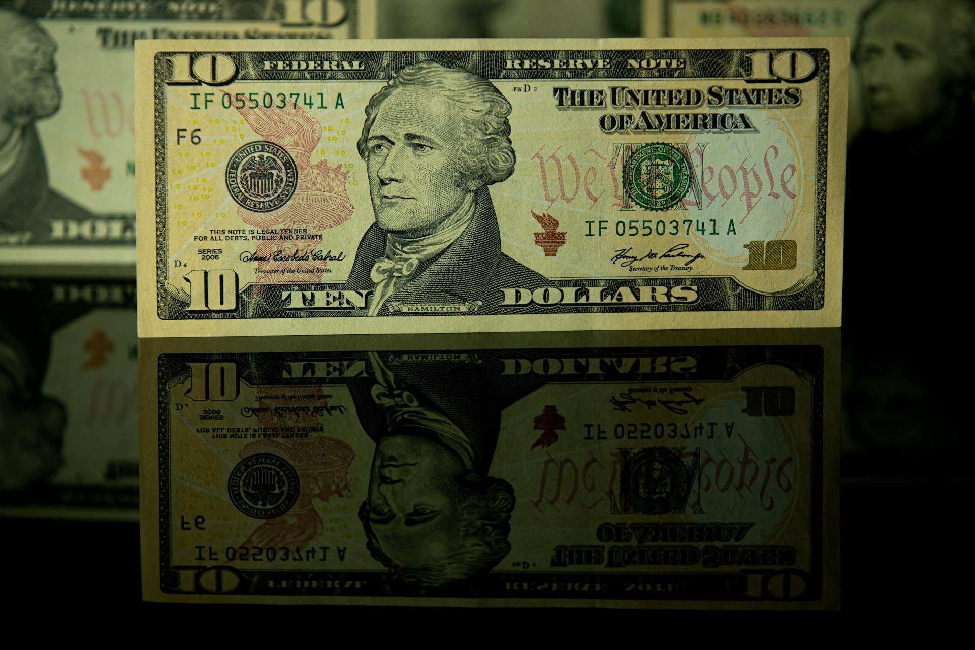 Gros plan sur un billet de dix dollars | Source : Pexels