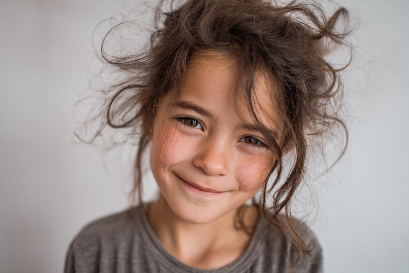 Une petite fille | Source : Midjourney