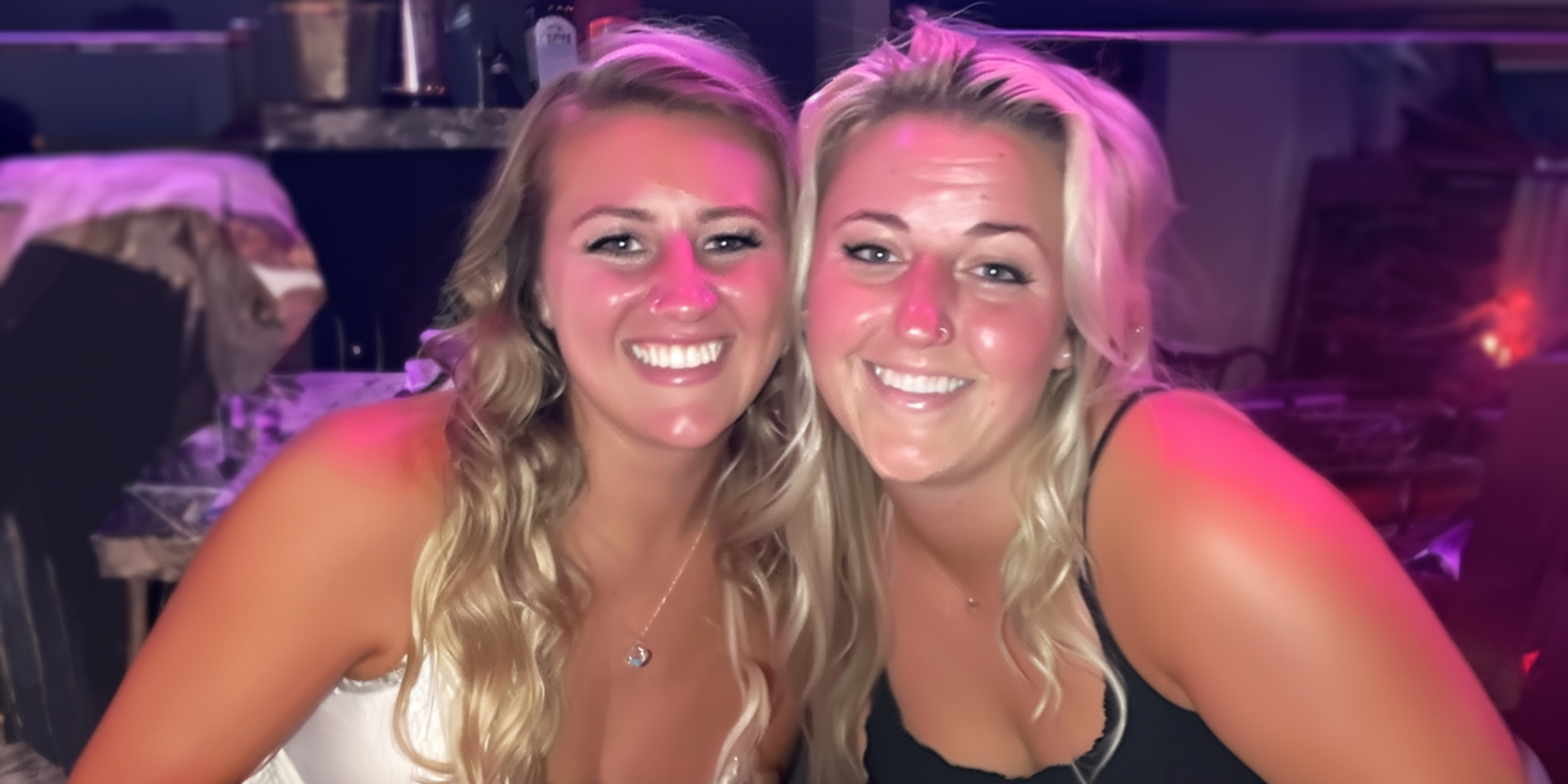 Deux femmes à une fête | Source : Ozdomedia