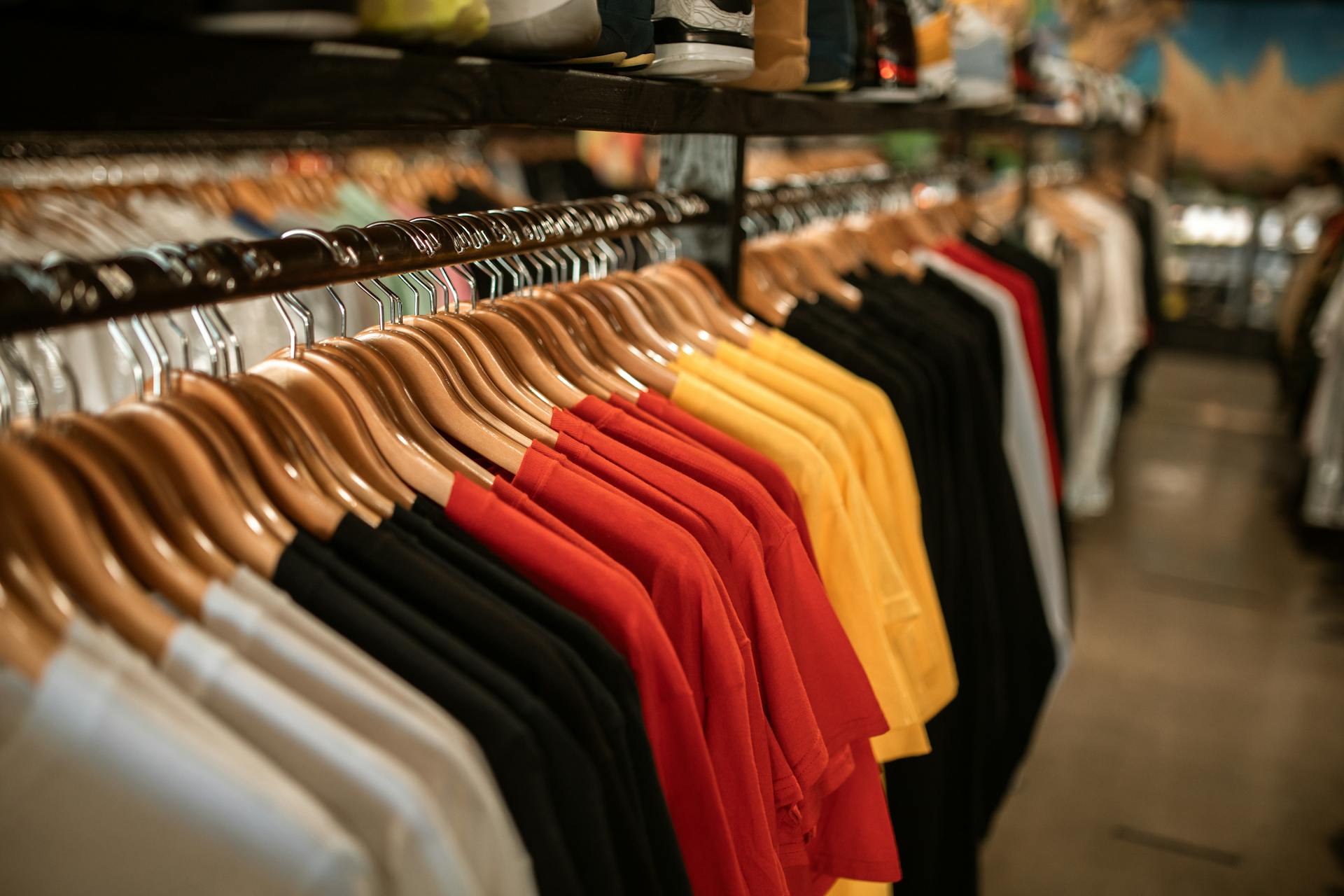 Vêtements dans un magasin | Source : Pexels