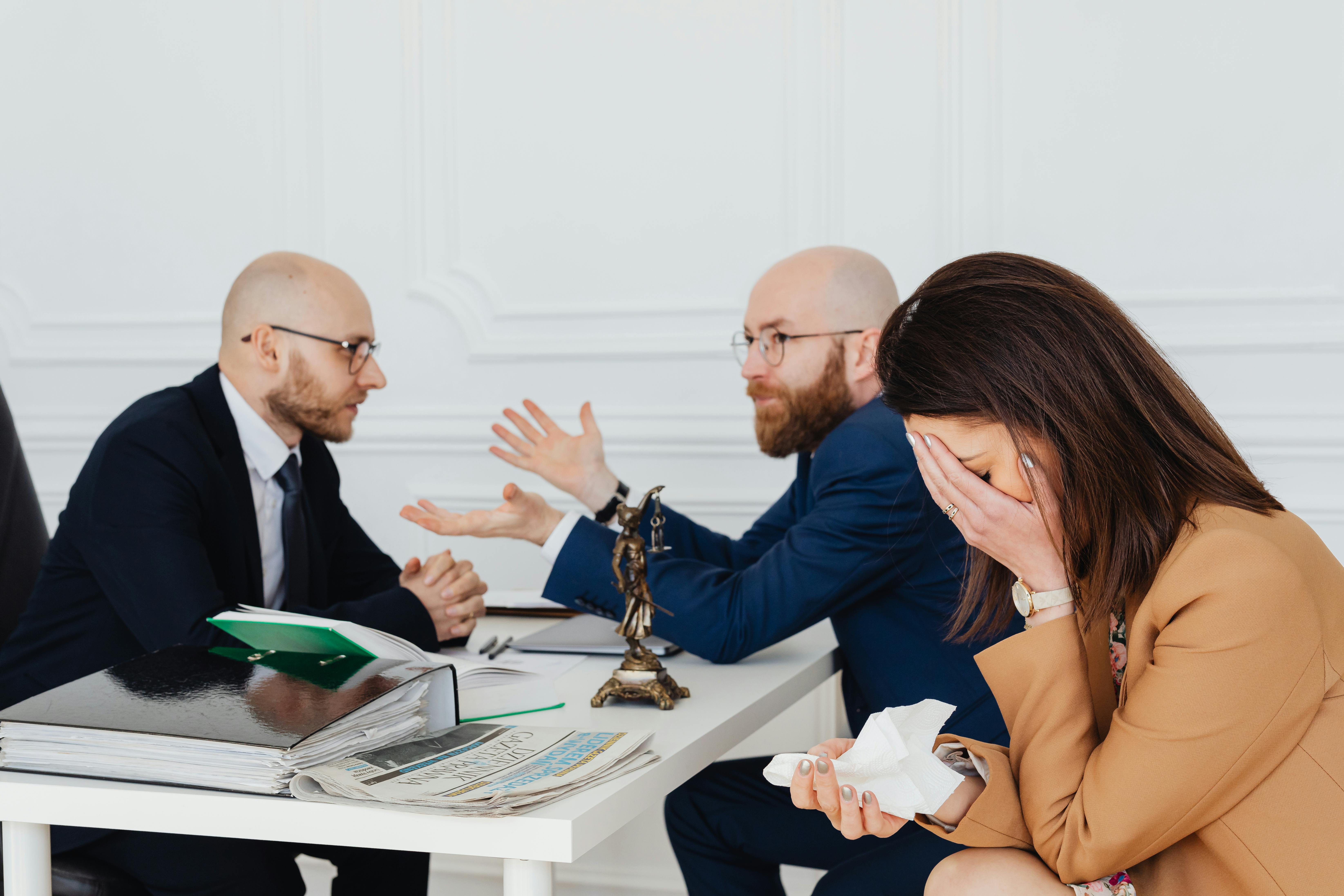 Une femme émotive pendant son divorce | Source : Pexels