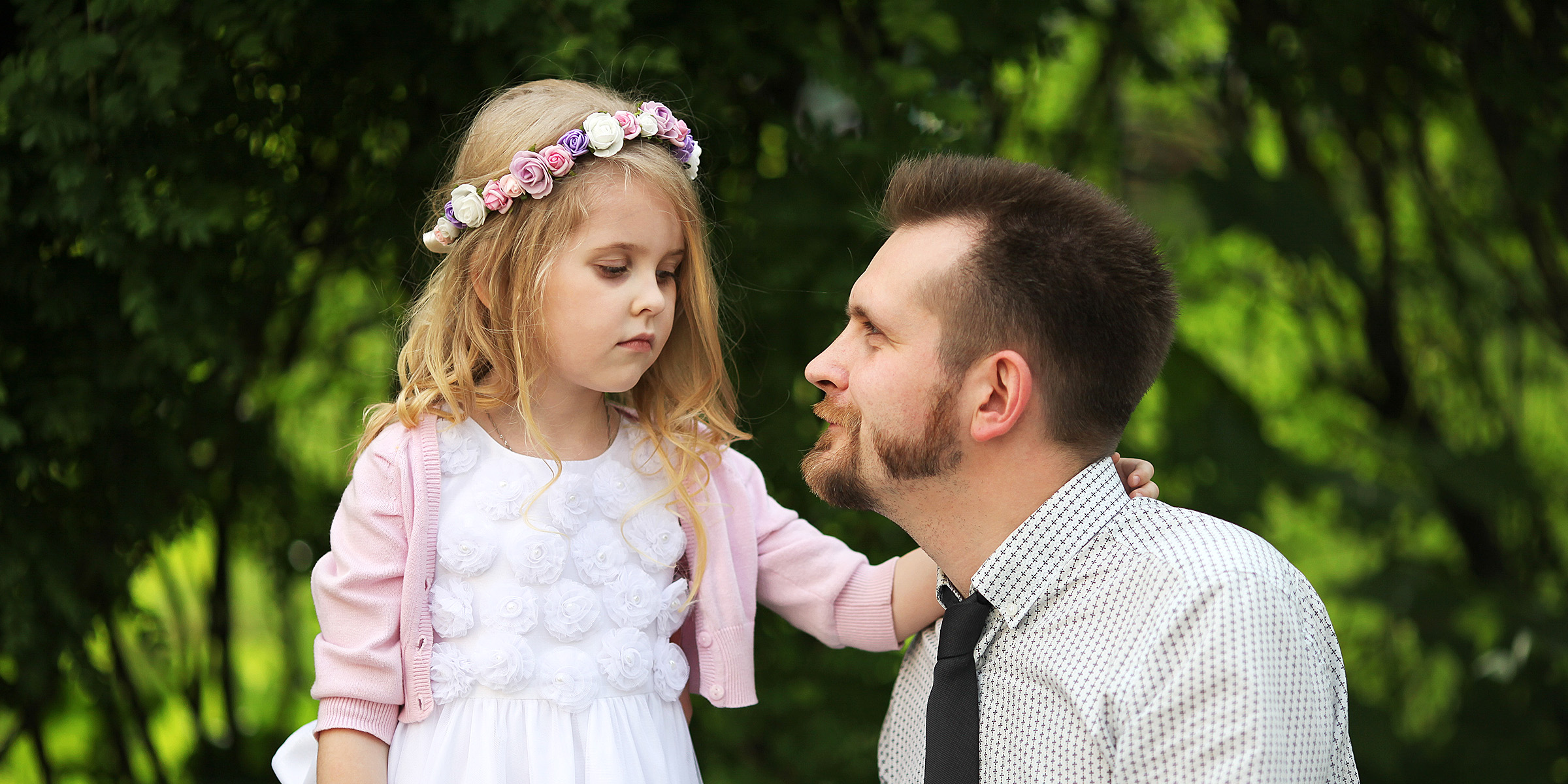 Un homme et sa fille | Source : Shutterstock