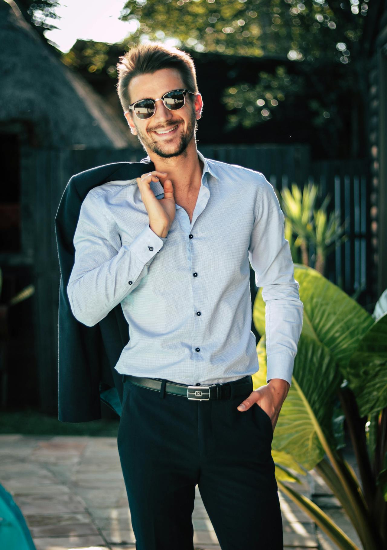 Un homme qui sourit | Source : Pexels