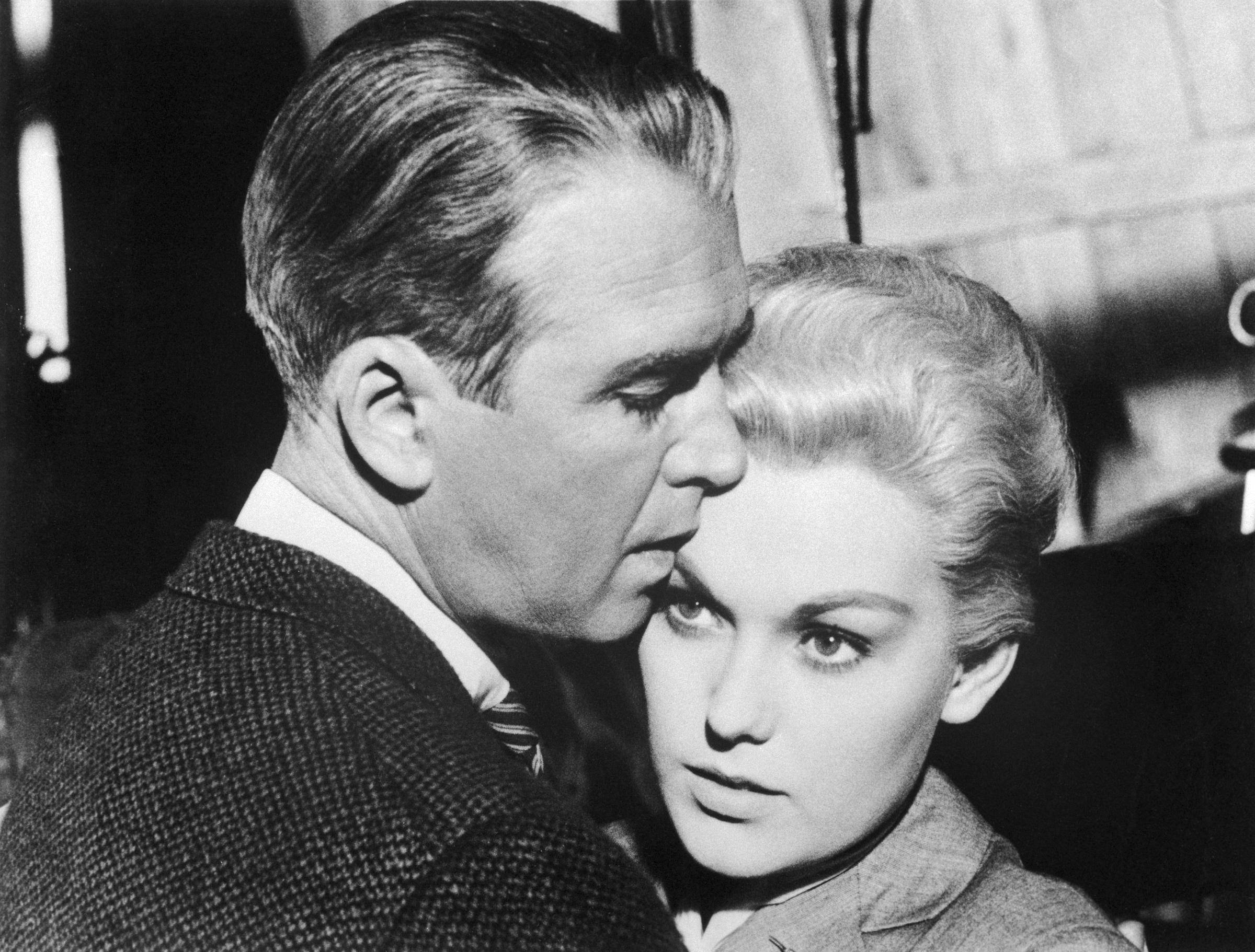 Jimmy Stewart et la célèbre actrice dans « Vertigo », vers 1958. | Source : Getty Images