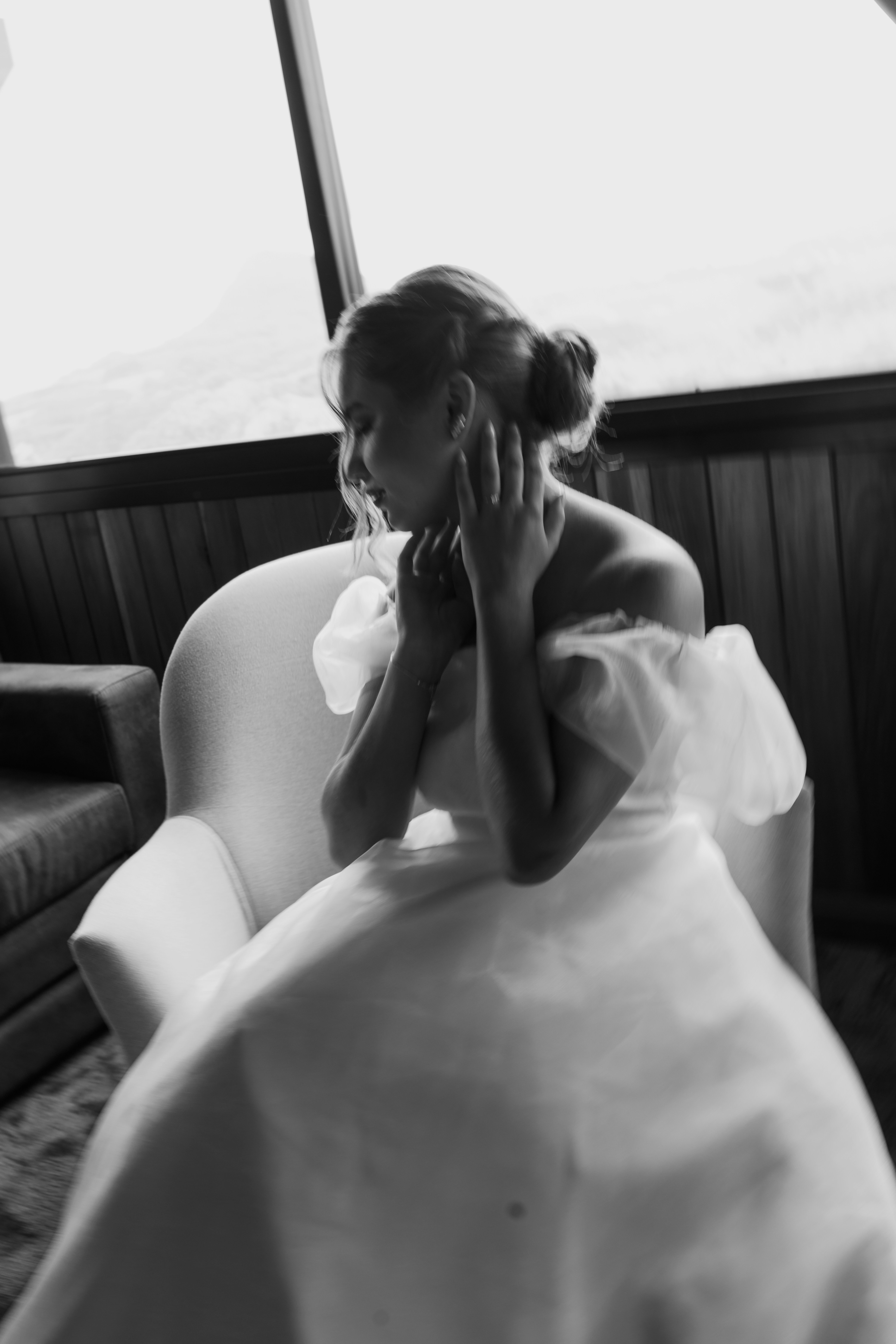 Une mariée assise | Source : Unsplash