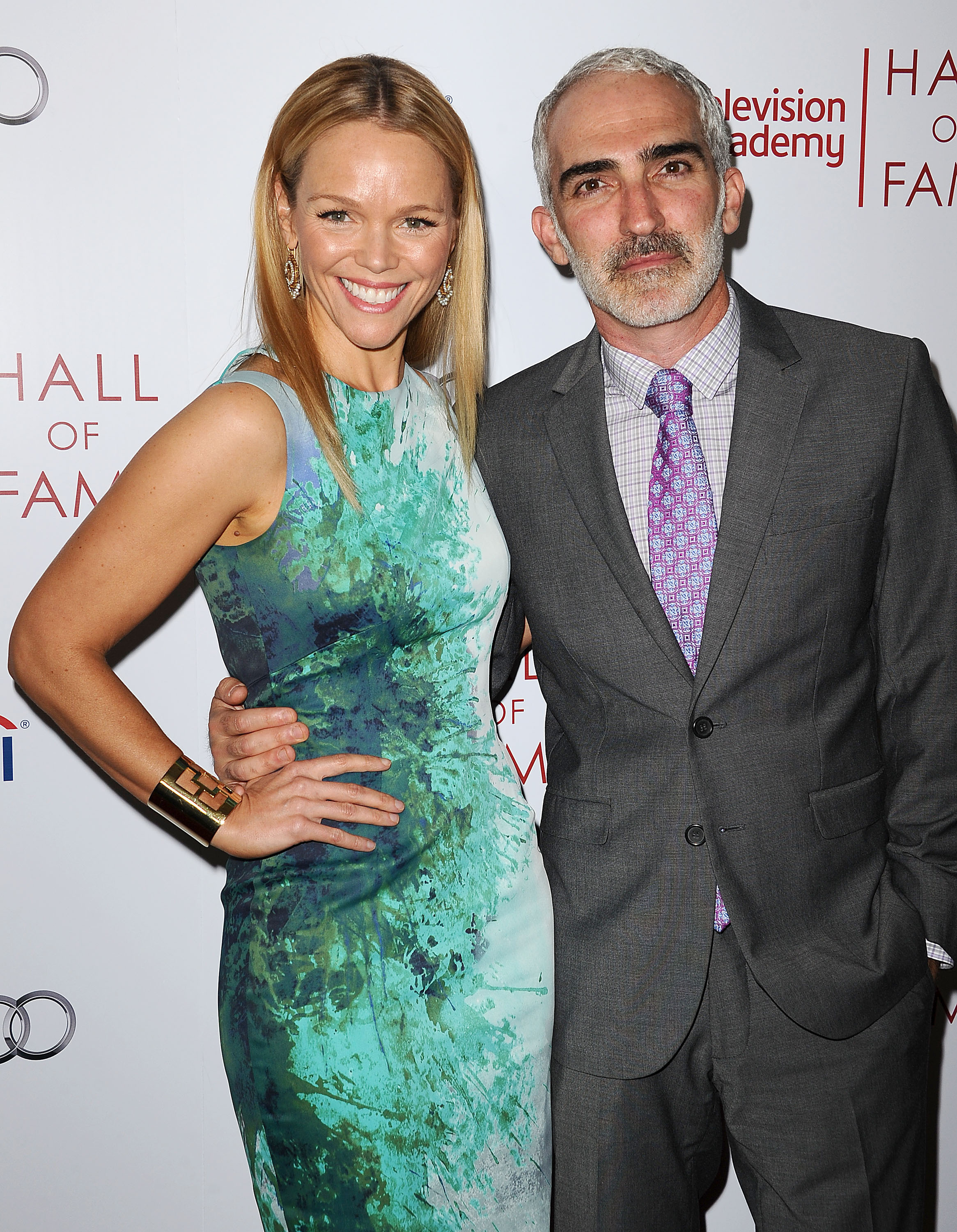 Lauren Bowles et Patrick Fischler lors du 23e gala d'intronisation au Panthéon de l'Académie de la télévision, le 11 mars 2014, à Beverly Hills, en Californie. | Source : Getty Images