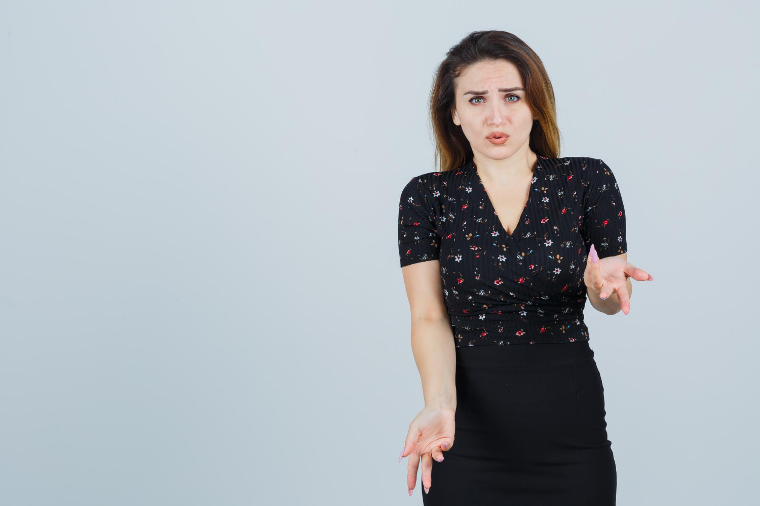 Une femme agacée | Source : Freepik