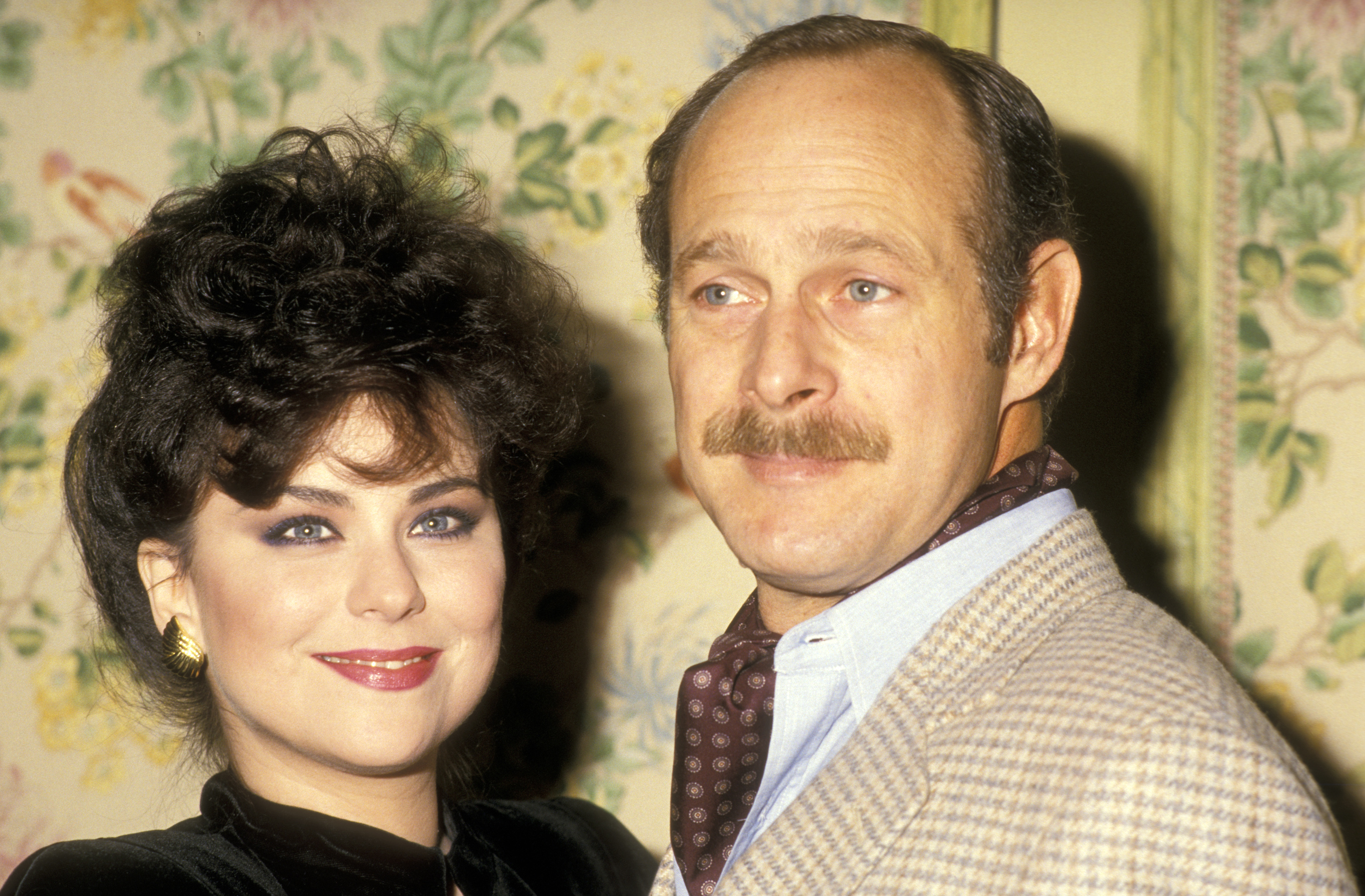 L'actrice et son mari lors de la 47e édition des Golden Apple Awards du Hollywood Women's Press Club, le 13 décembre 1987, à Beverly Hills, en Californie. | Source : Getty Images