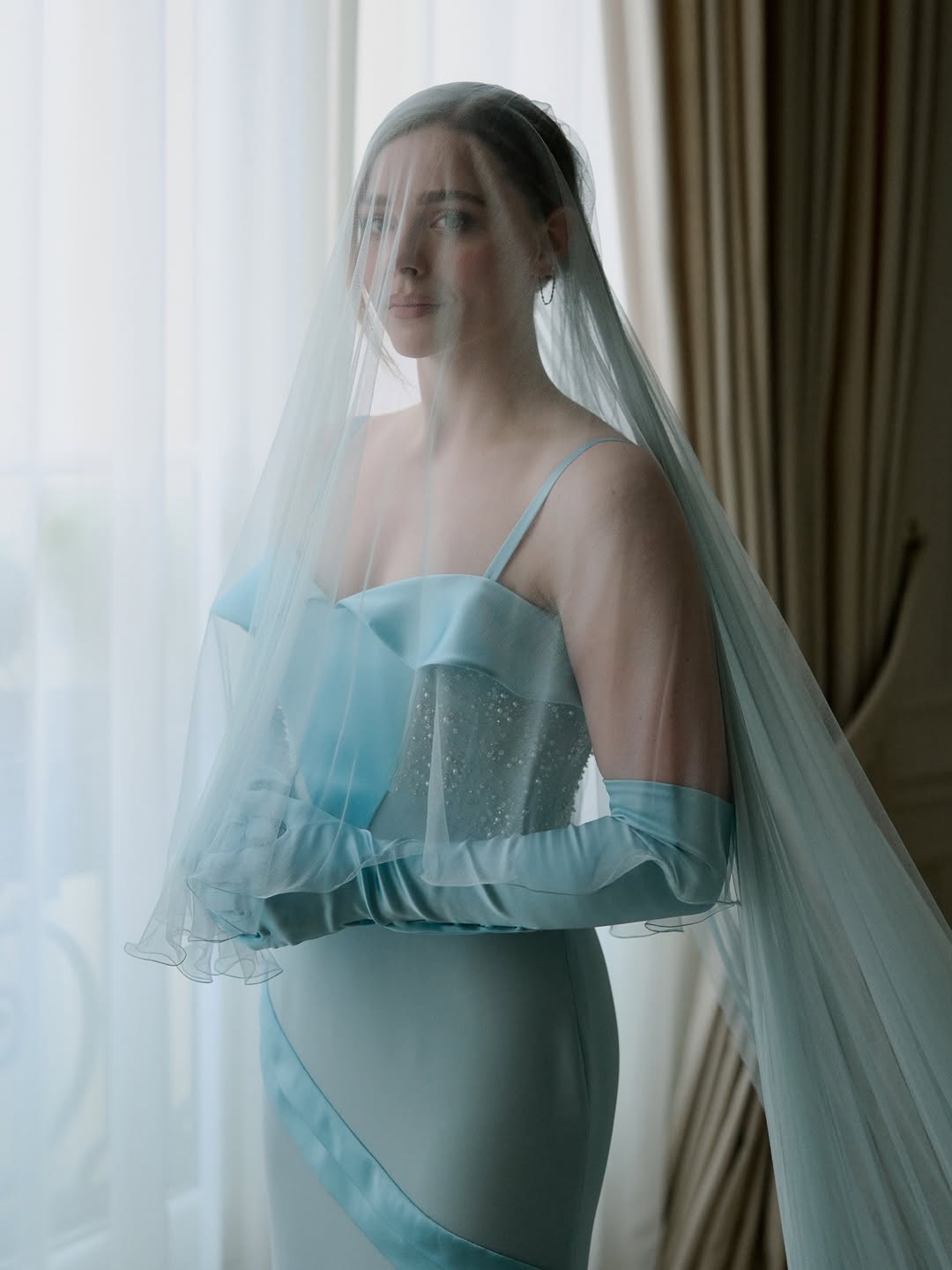 Chloë Grace Moretz dans une robe de mariée d'après un post daté du 3 septembre 2025. | Source : Instagram/thekateharrison