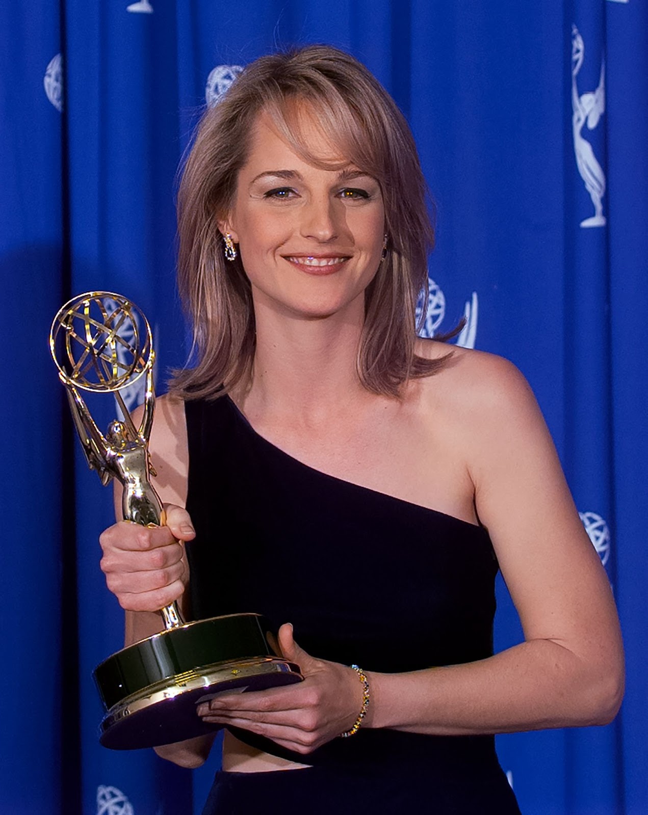 Helen Hunt au show des Emmy Awards le 8 septembre 1996 à Pasadena, en Californie. | Source : Getty Images