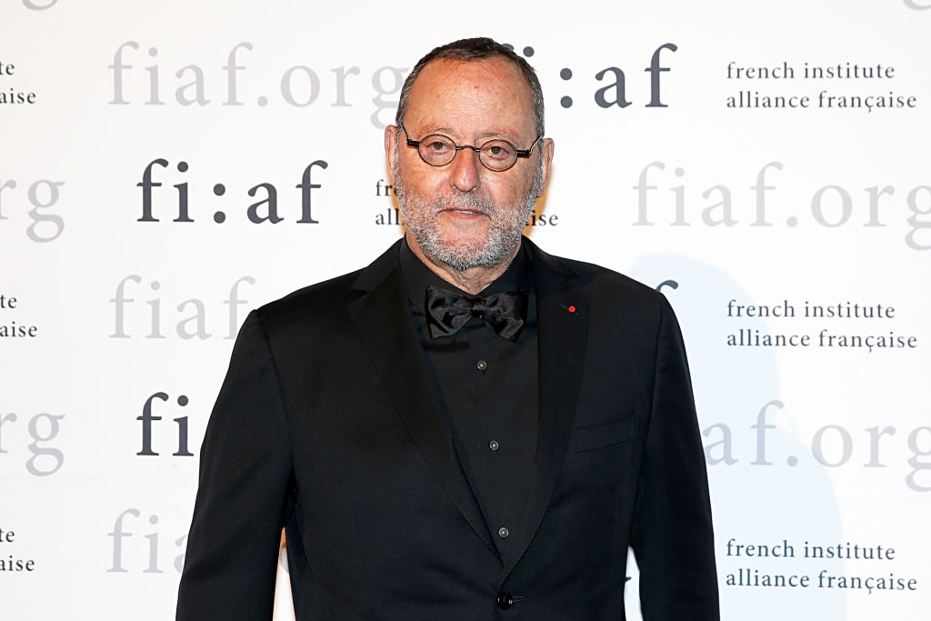 Jean Reno assiste au gala du Trophée des Arts 2022 de la FIAF à l'hôtel Plaza, le 15 novembre 2022 à New York. | Source : Getty Images