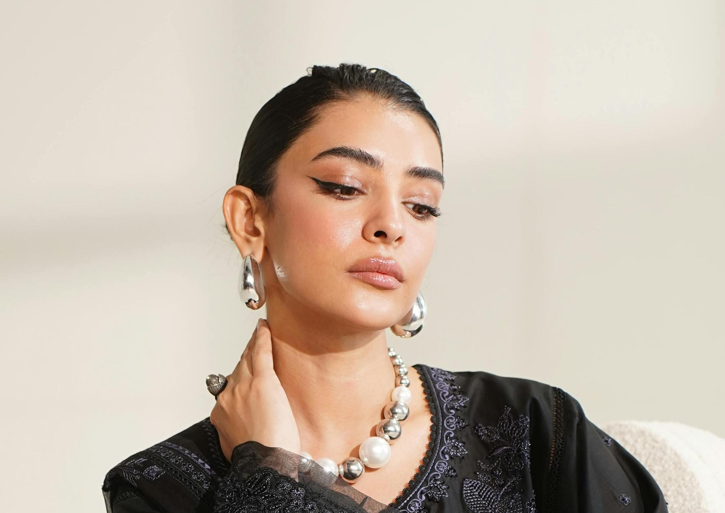 Une femme à la mode avec une expression triste | Source : Pexels