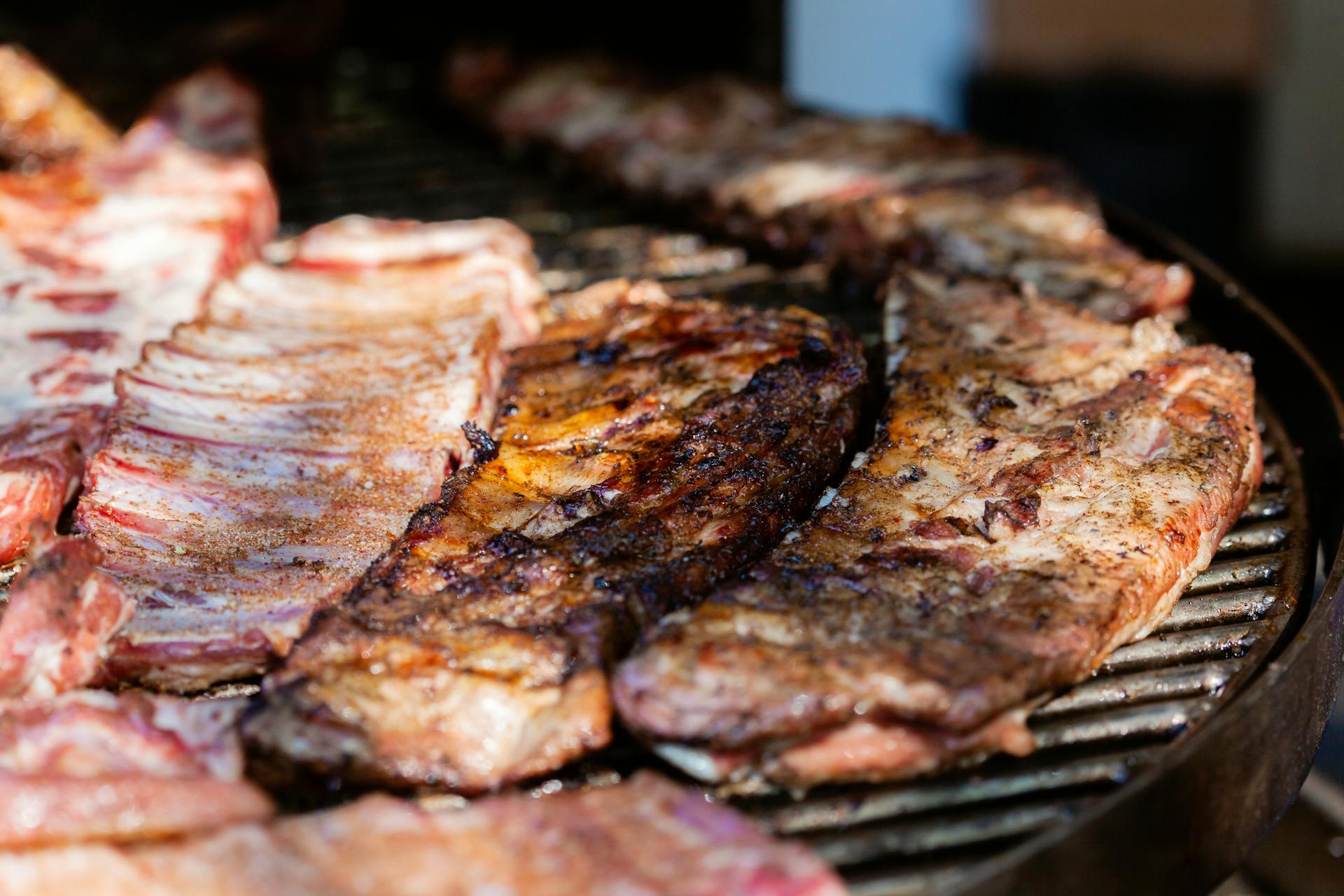Viande sur un gril | Source : Pexels