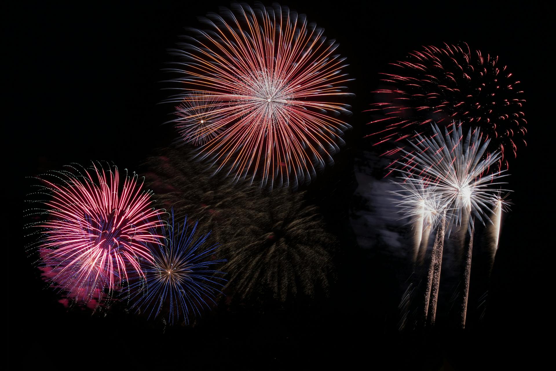 Feu d'artifice la nuit | Source : Pexels