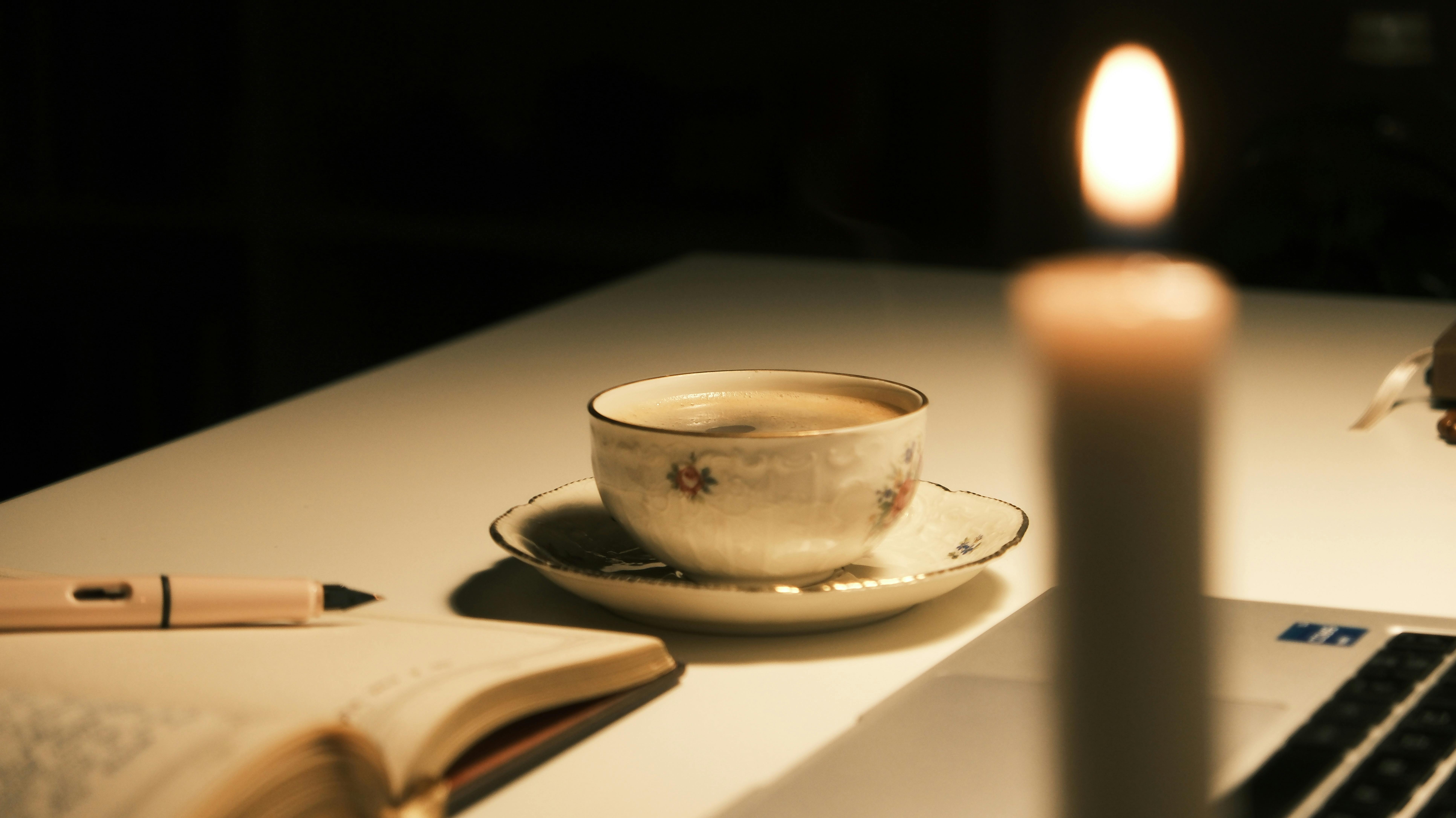 Une tasse de thé sur une table | Source : Pexels