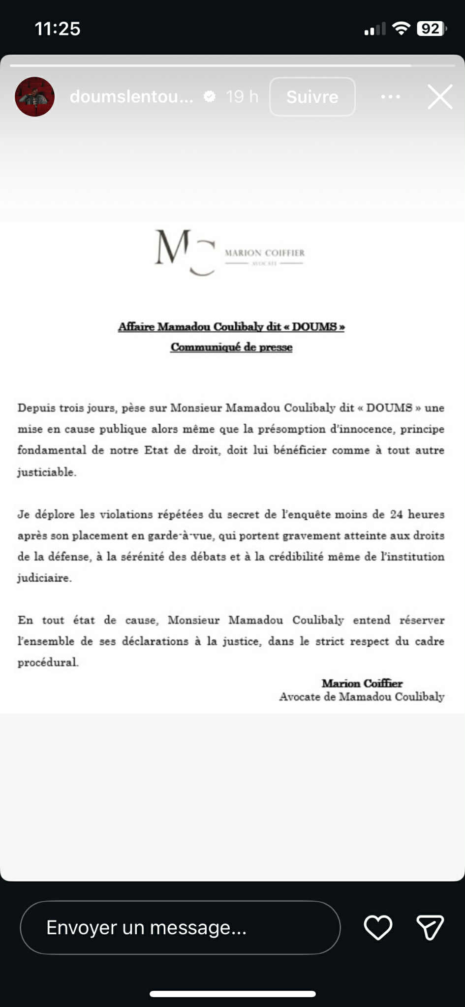Capture d'écran du communiqué de l'avocate de Doums I Source : https://www.instagram.com/p/CfJ4bcLDd0J/?igsh=MWFwb2h5ZGViY3YweQ%3D%3D