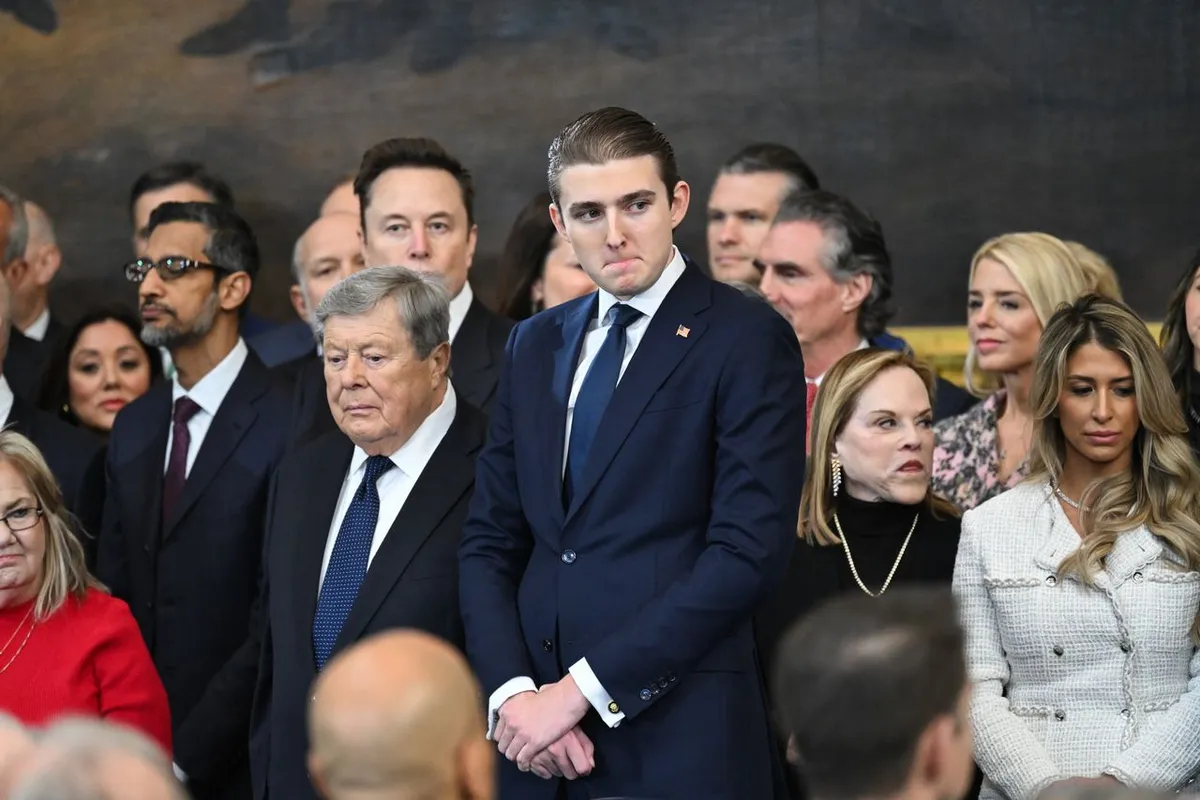 Barron Trump assiste à l'investiture de son père, Donald Trump, au Capitole | Source : Getty Images