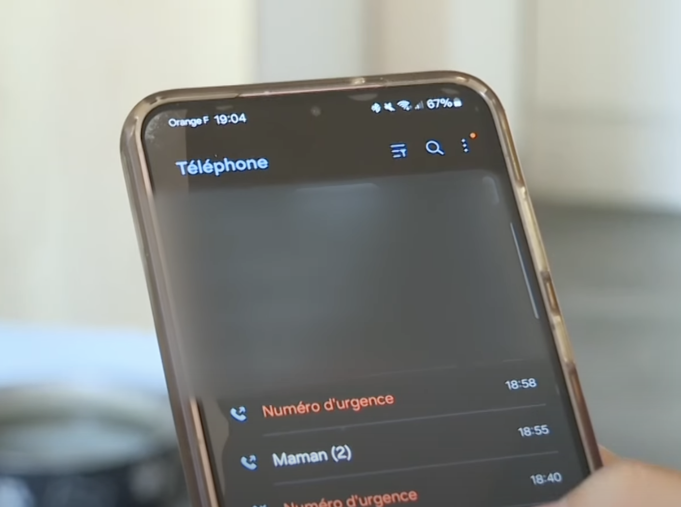 Téléphone de Lydie | Source : capture youtube.com/@M6Info
