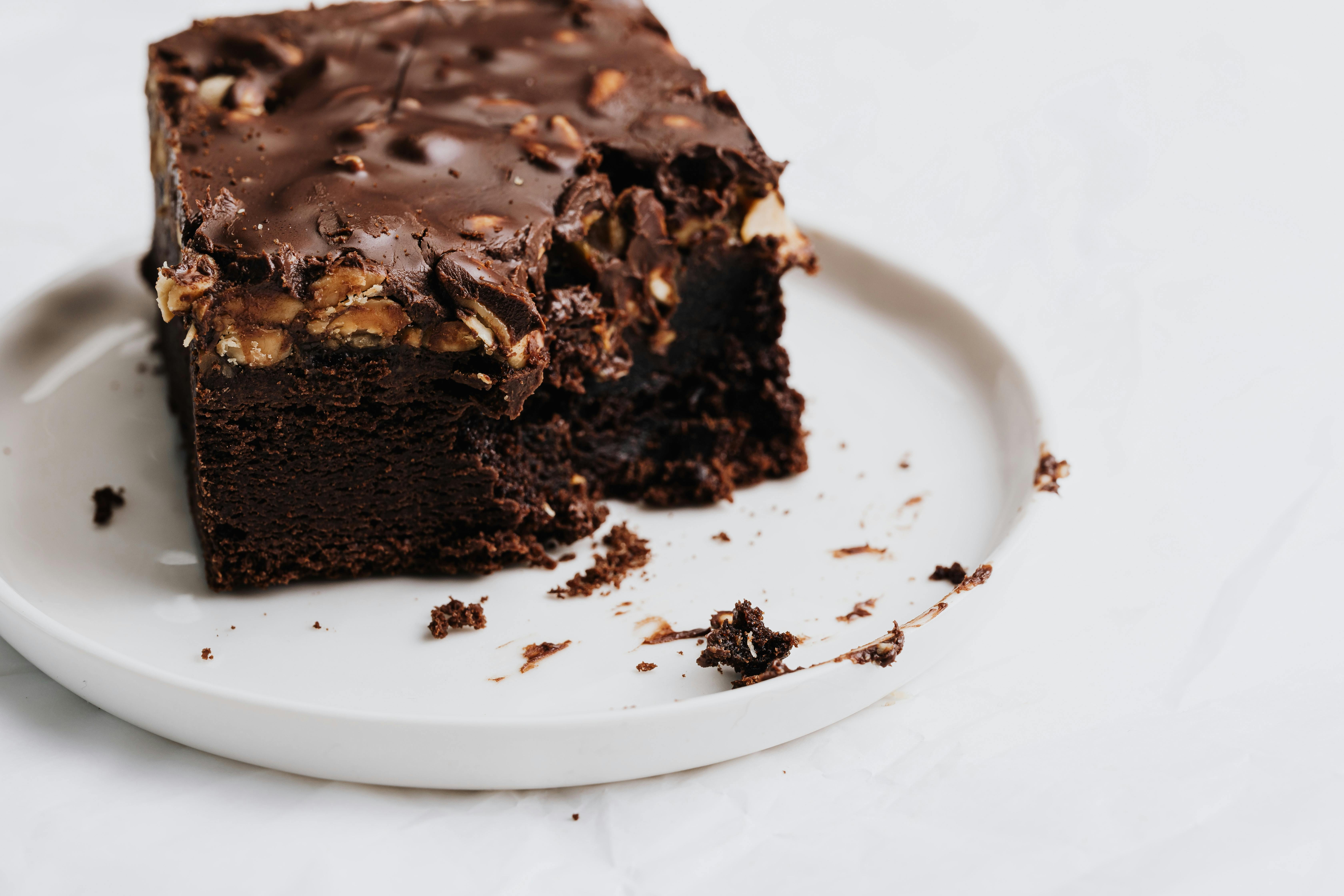 Un brownie sur une assiette | Source : Pexels