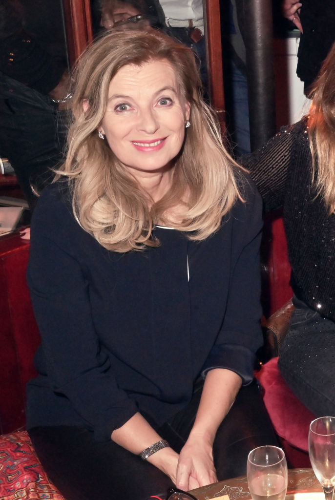 Valerie Trierweiler à la soirée de lancement du nouveau numéro de Cerise Paris Magazine au Calife Boat le 20 décembre 2022 à Paris, France. | Source : Getty Images