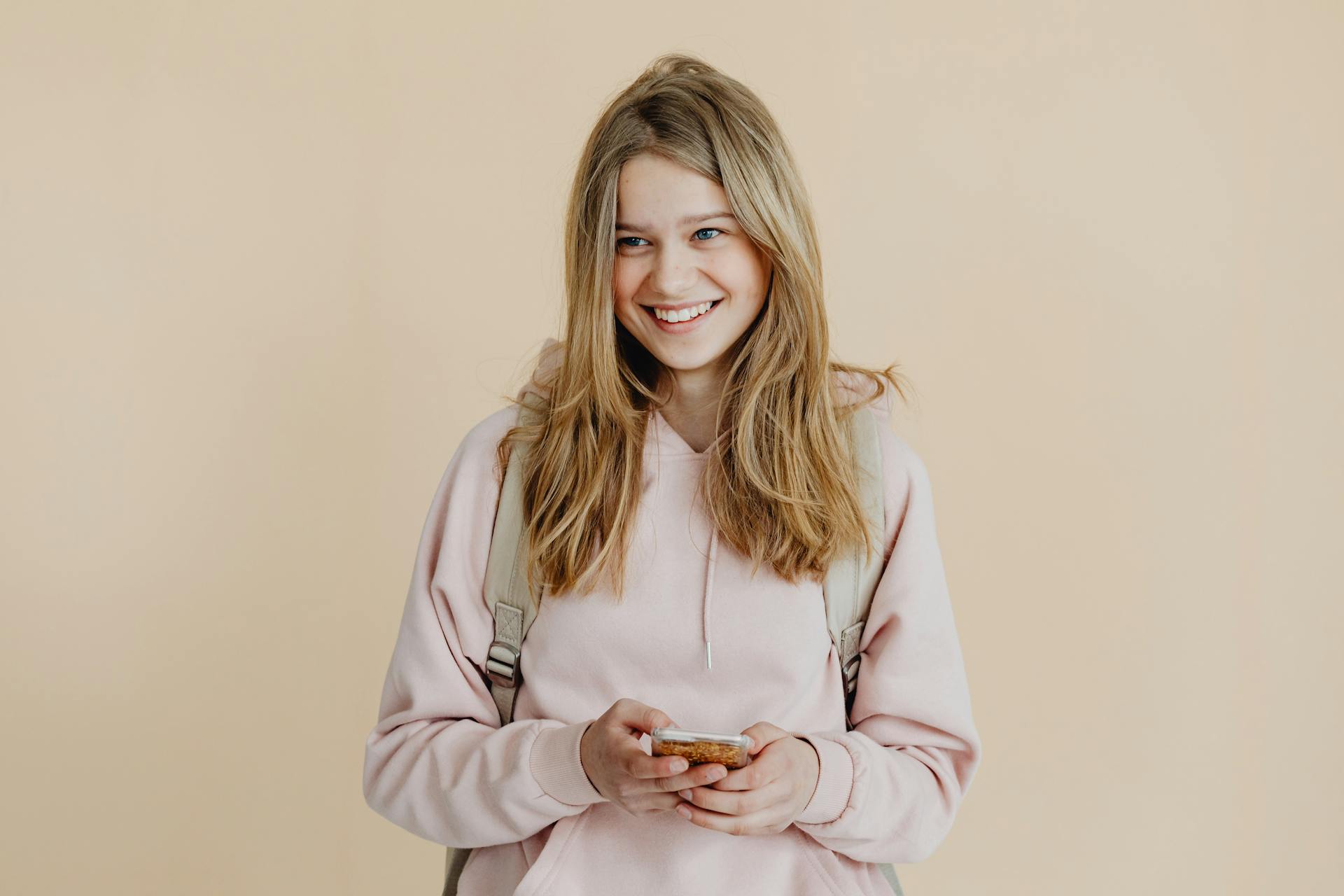 Une adolescente souriante | Source : Pexels