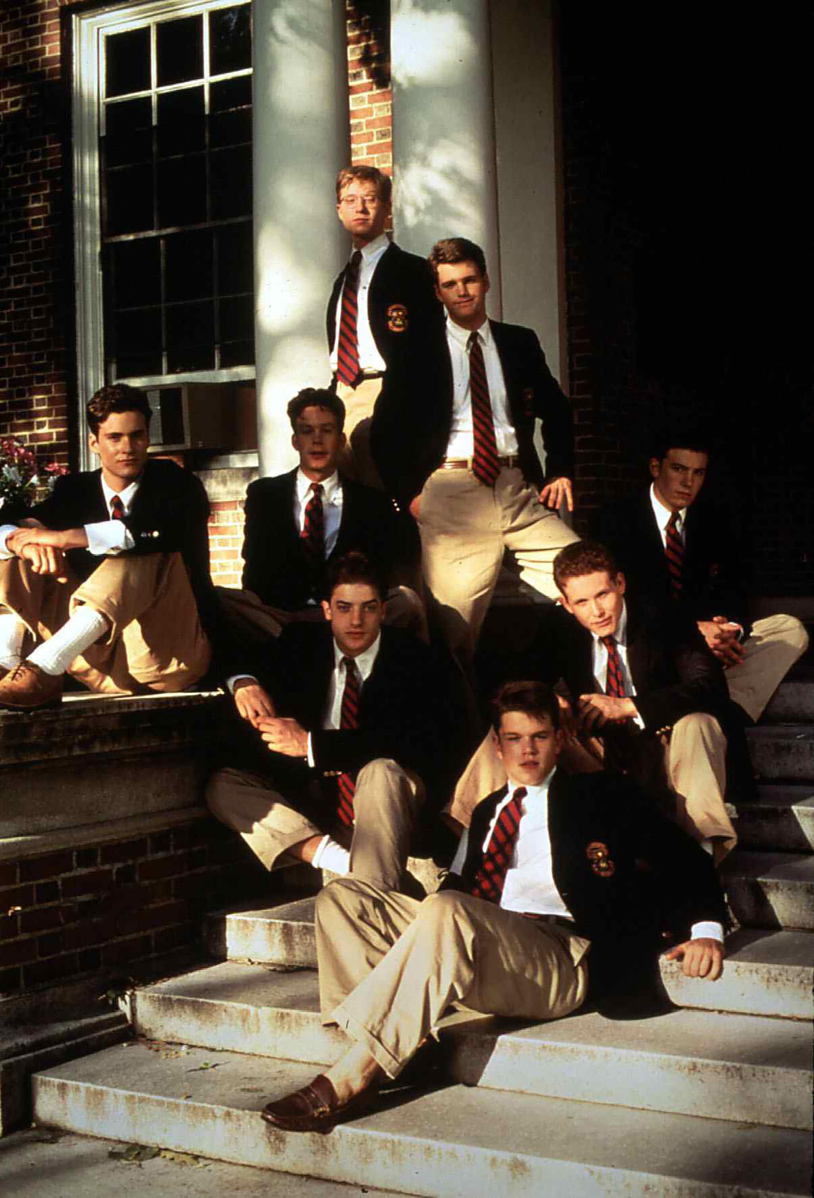 Le célèbre acteur et ses collègues de la série « School Ties » vers 1992. | Source : Getty Images
