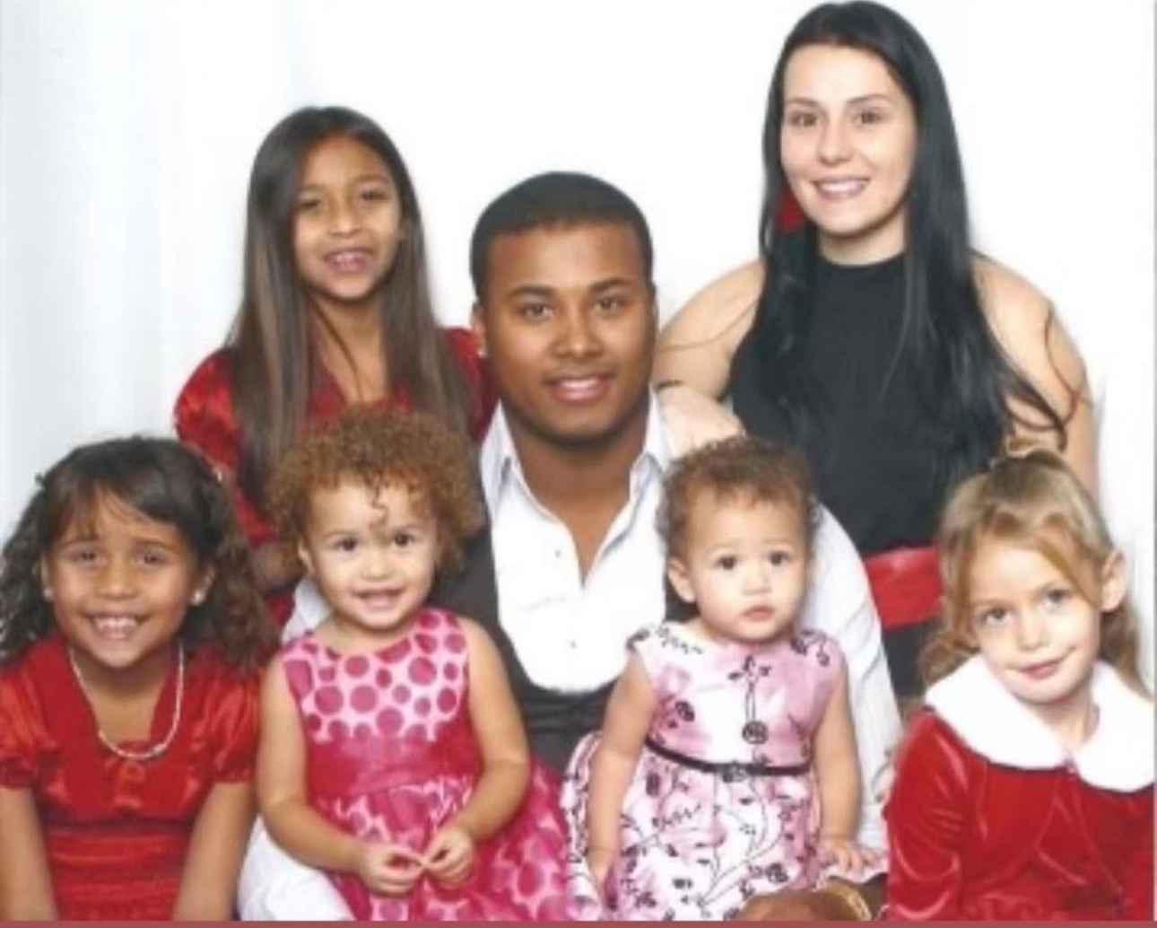 Misty De La Cruz avec sa famille | Source : GoFundMe/help-misty-keep-her-family-home (Aidez Misty à garder sa maison familiale)