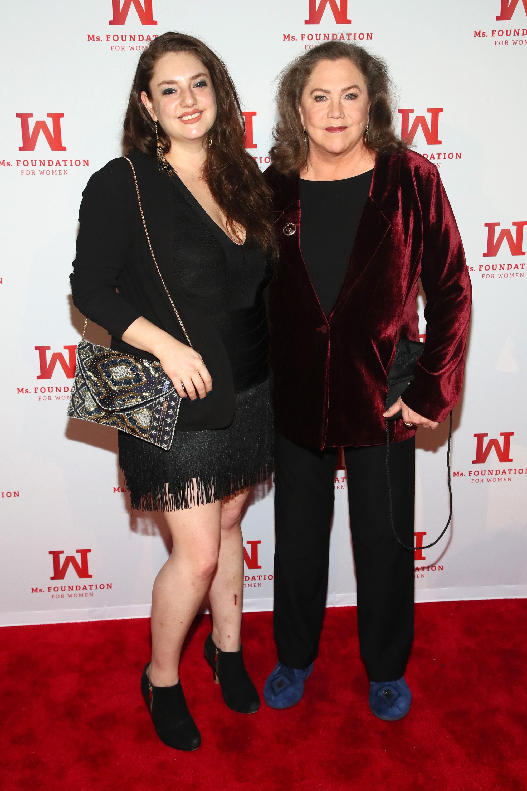 Rachel Ann Weiss et Kathleen Turner à la remise des prix annuels Gloria de la Ms. Foundation For Women, le 8 mai 2019 à New York. | Source : Getty Images
