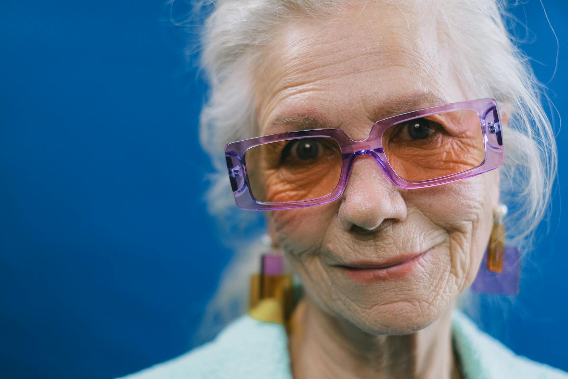 Une femme souriante | Source : Pexels