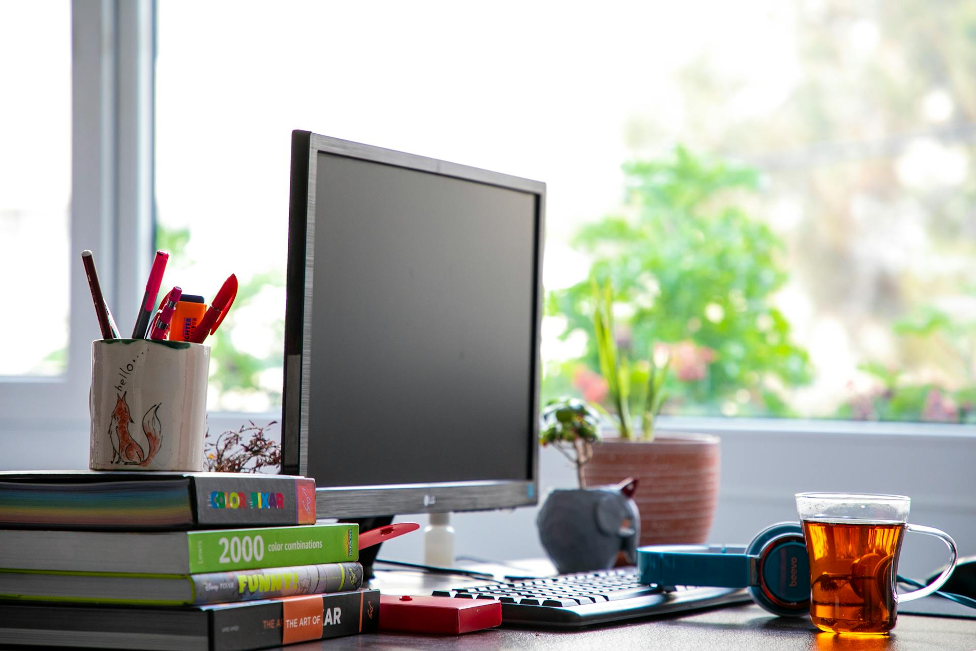 Un pupitre dans un bureau | Source : Pexels