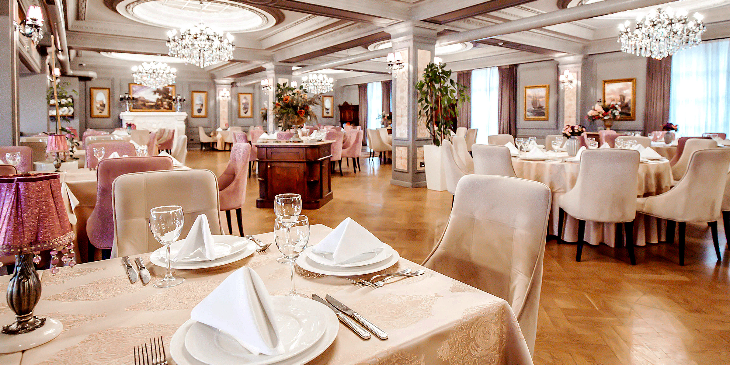 Un restaurant | Source : Freepik
