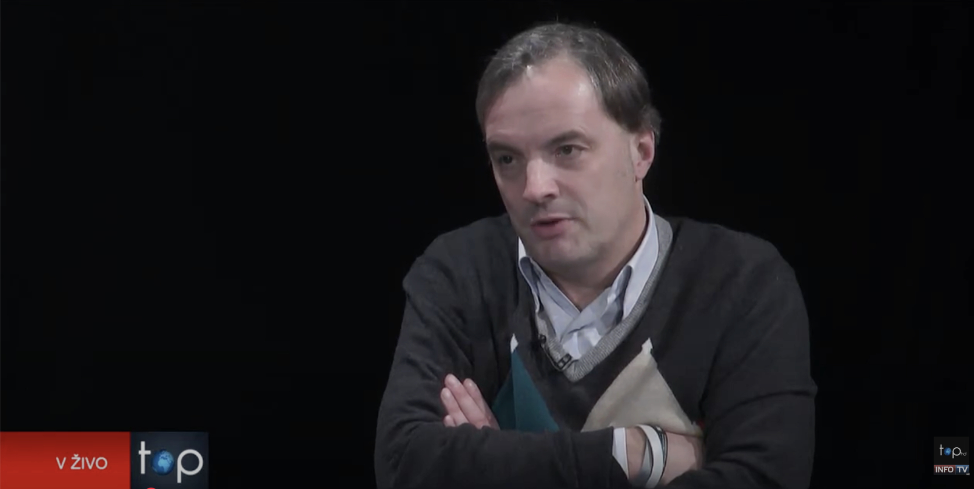 Jure Zorcic lors d'une interview sur son ex-petite amie, Melania Trump, datée du 25 février 2016. | Source : YouTube/Top TV Slovenija