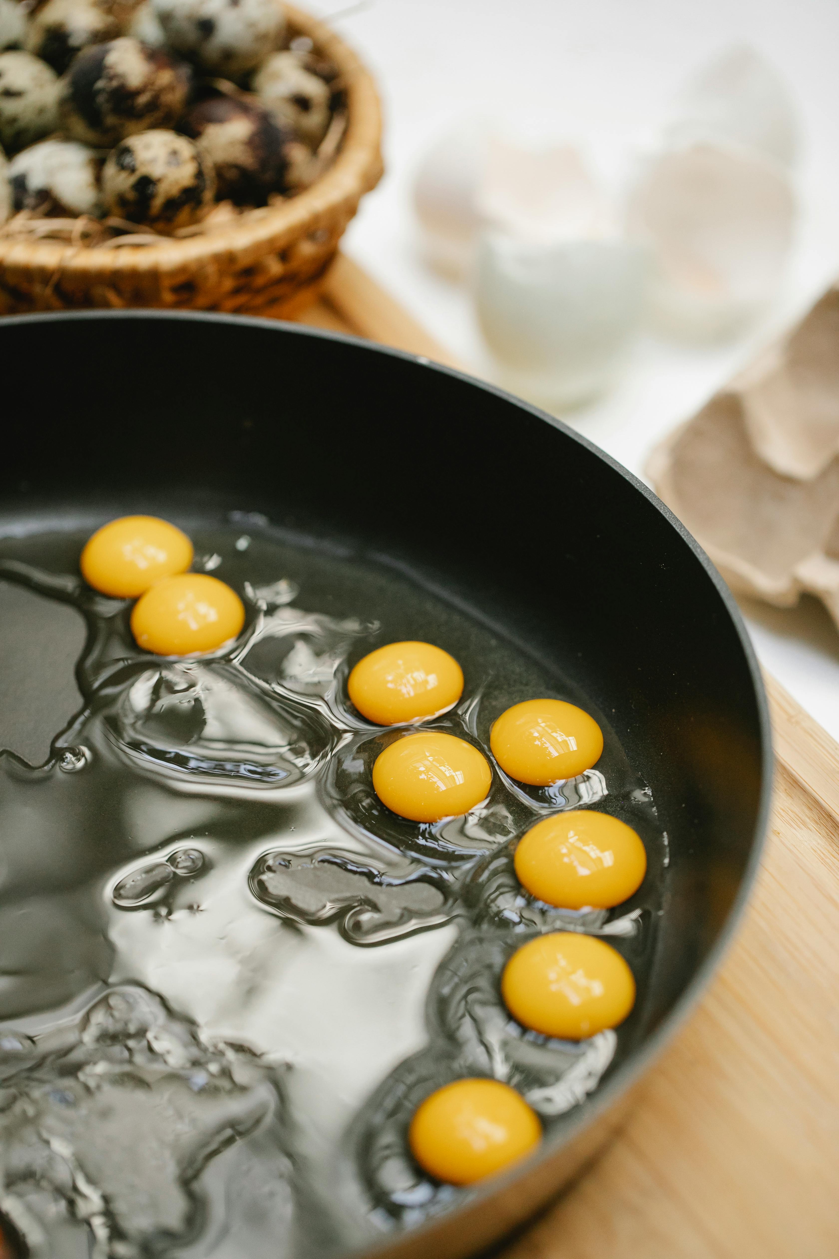 Des œufs dans une poêle | Source : Pexels