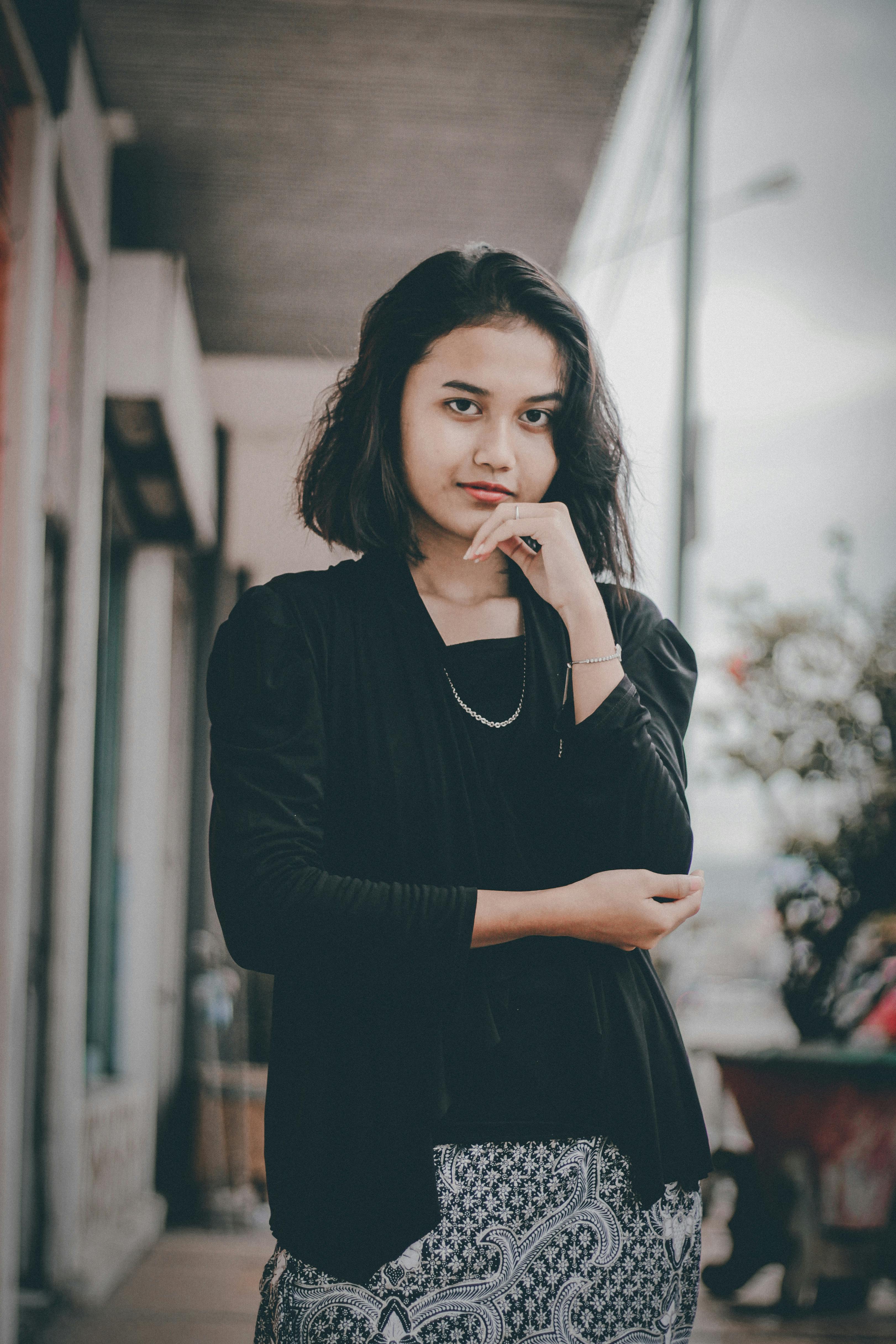 Une femme sérieuse | Source : Pexels