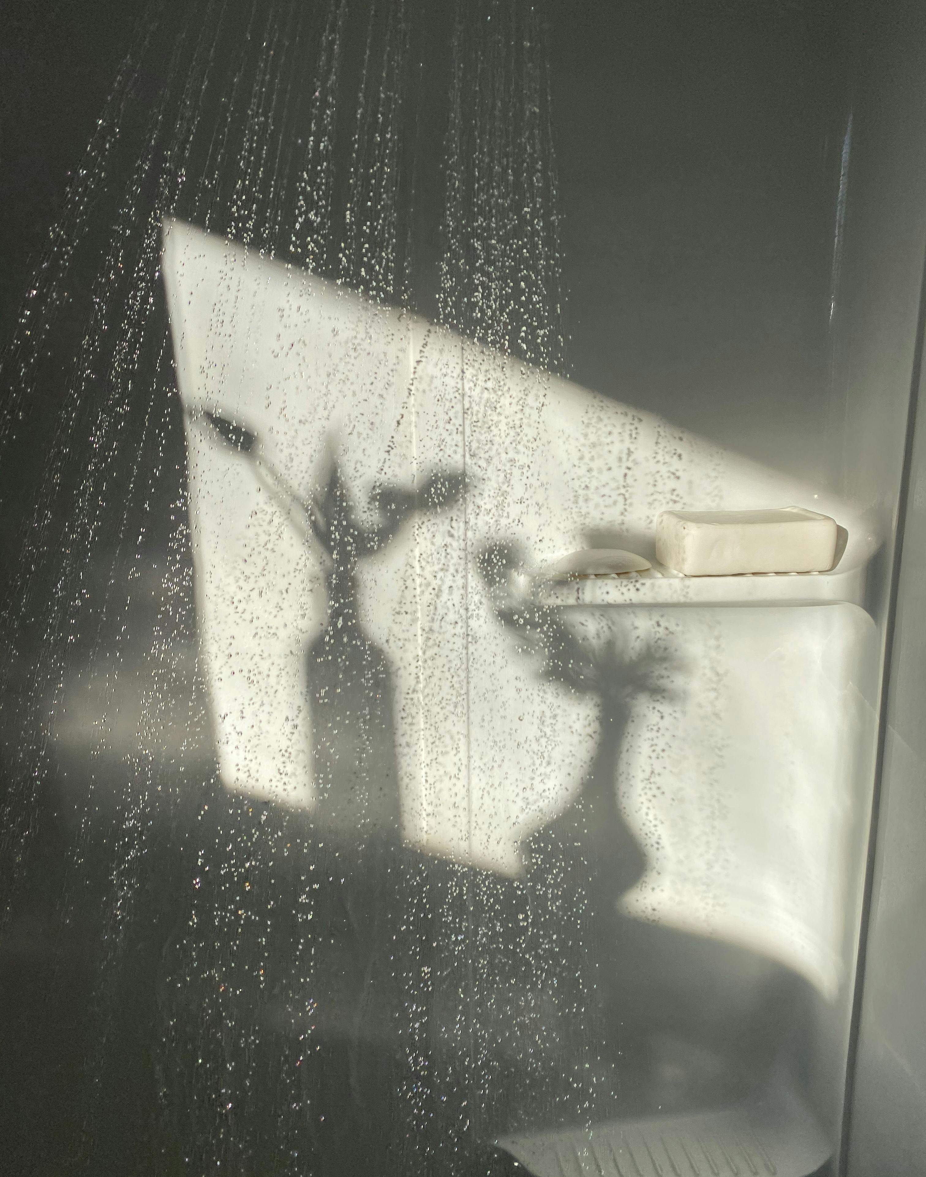 Une douche qui coule | Source : Pexels