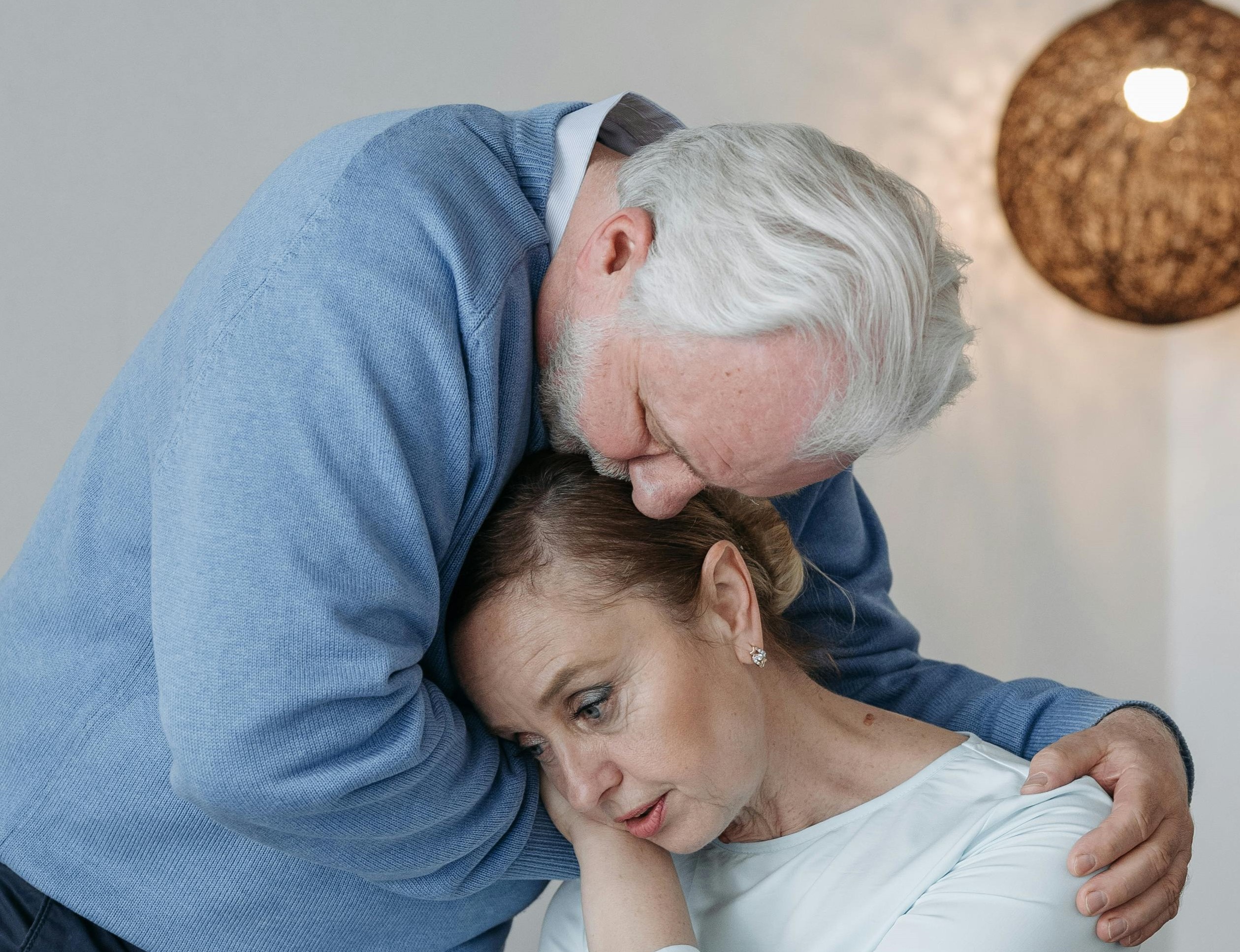 Un couple soulagé | Source : Pexels