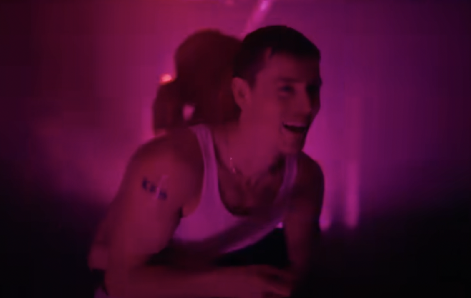 Nicole Kidman et Harris Dickinson tournant la scène de rave dans « Babygirl ». | Source : YouTube/A24