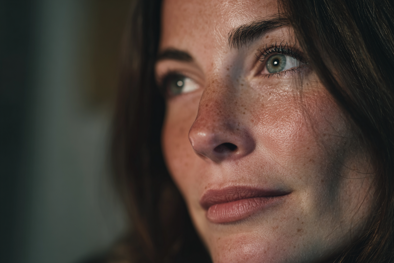 Gros plan sur le visage d'une femme | Source : Midjourney