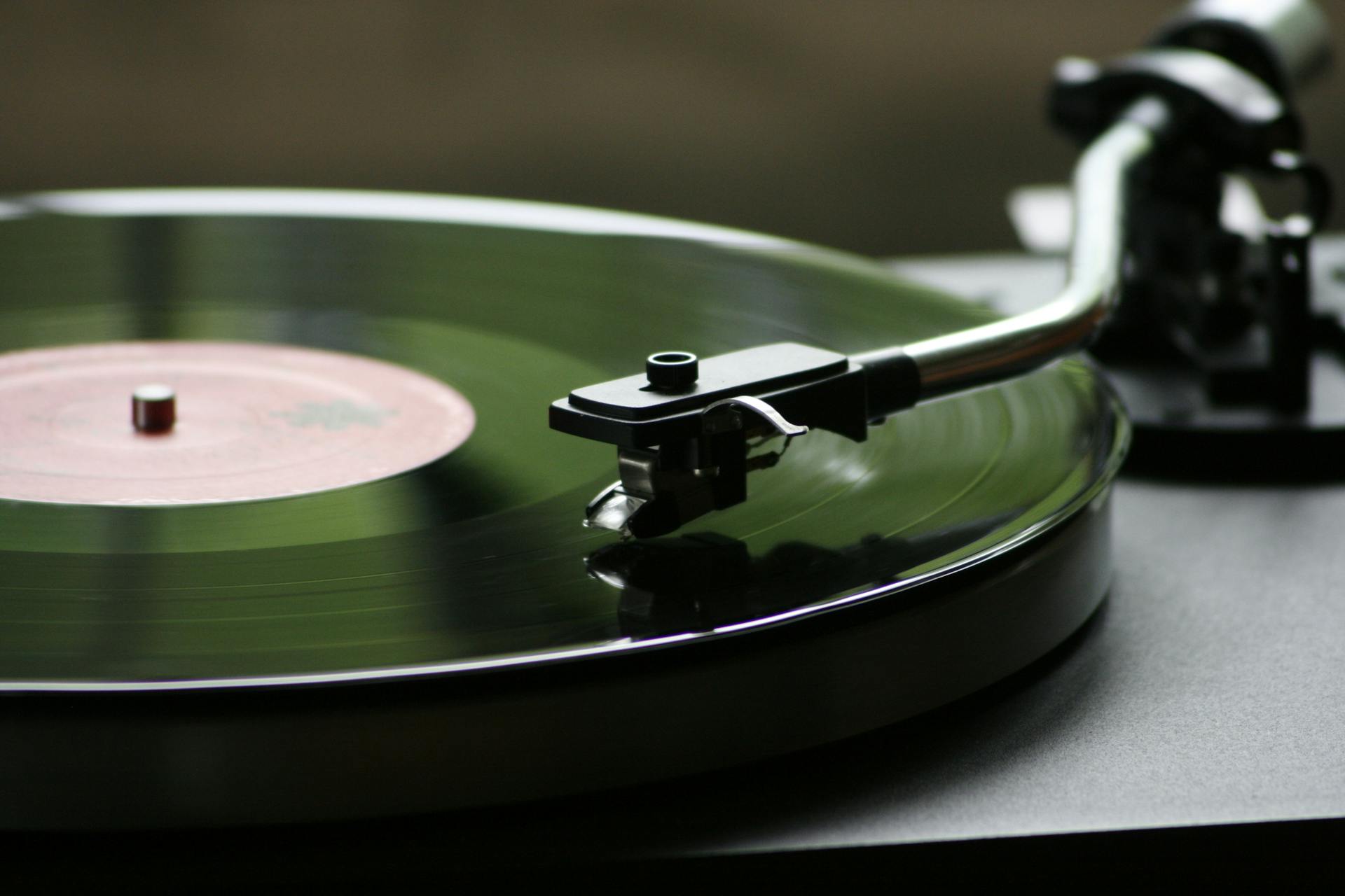 Un disque vinyle en train de tourner | Source : Pexels