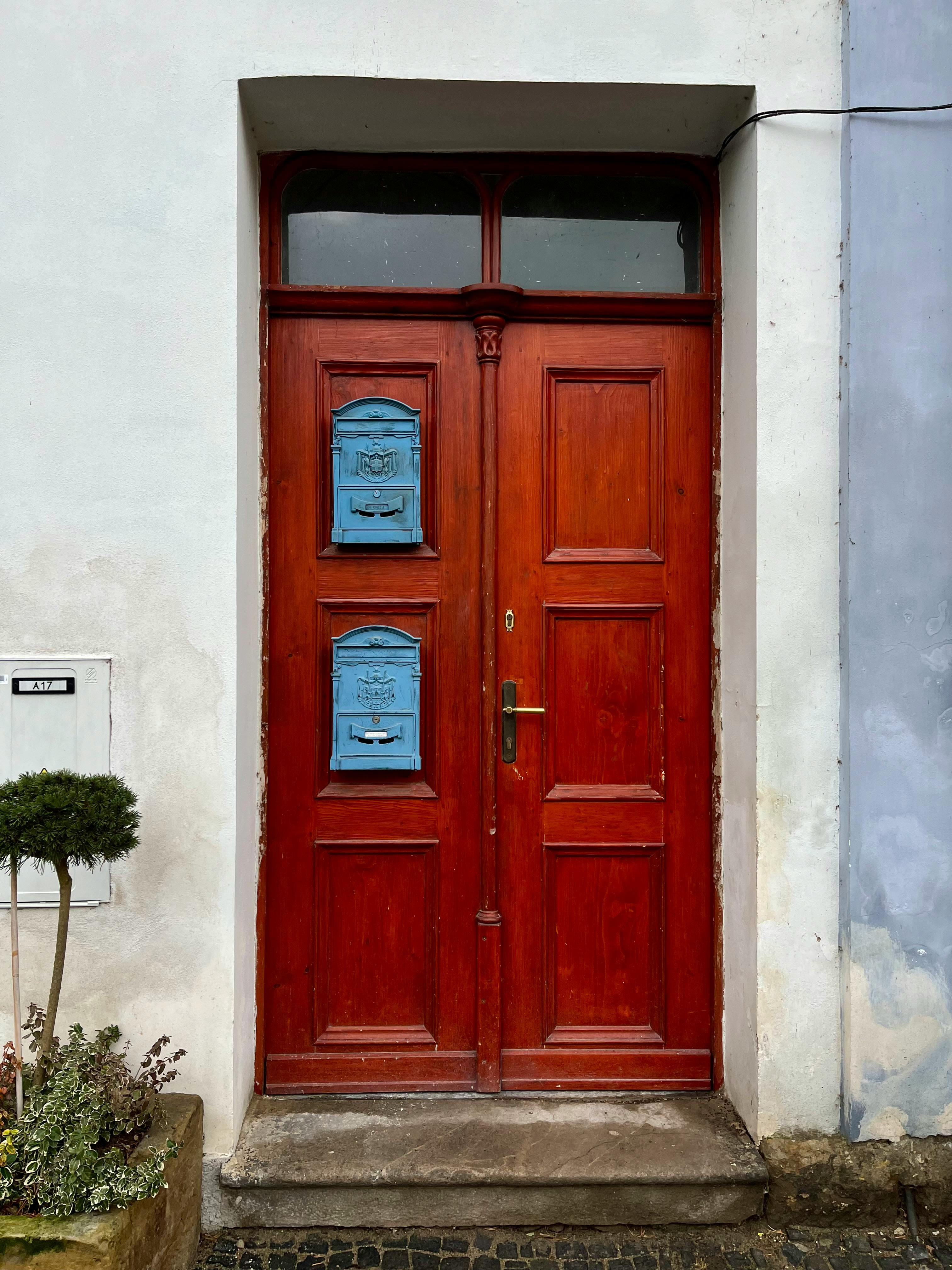 Une porte d'entrée fermée | Source : Pexels