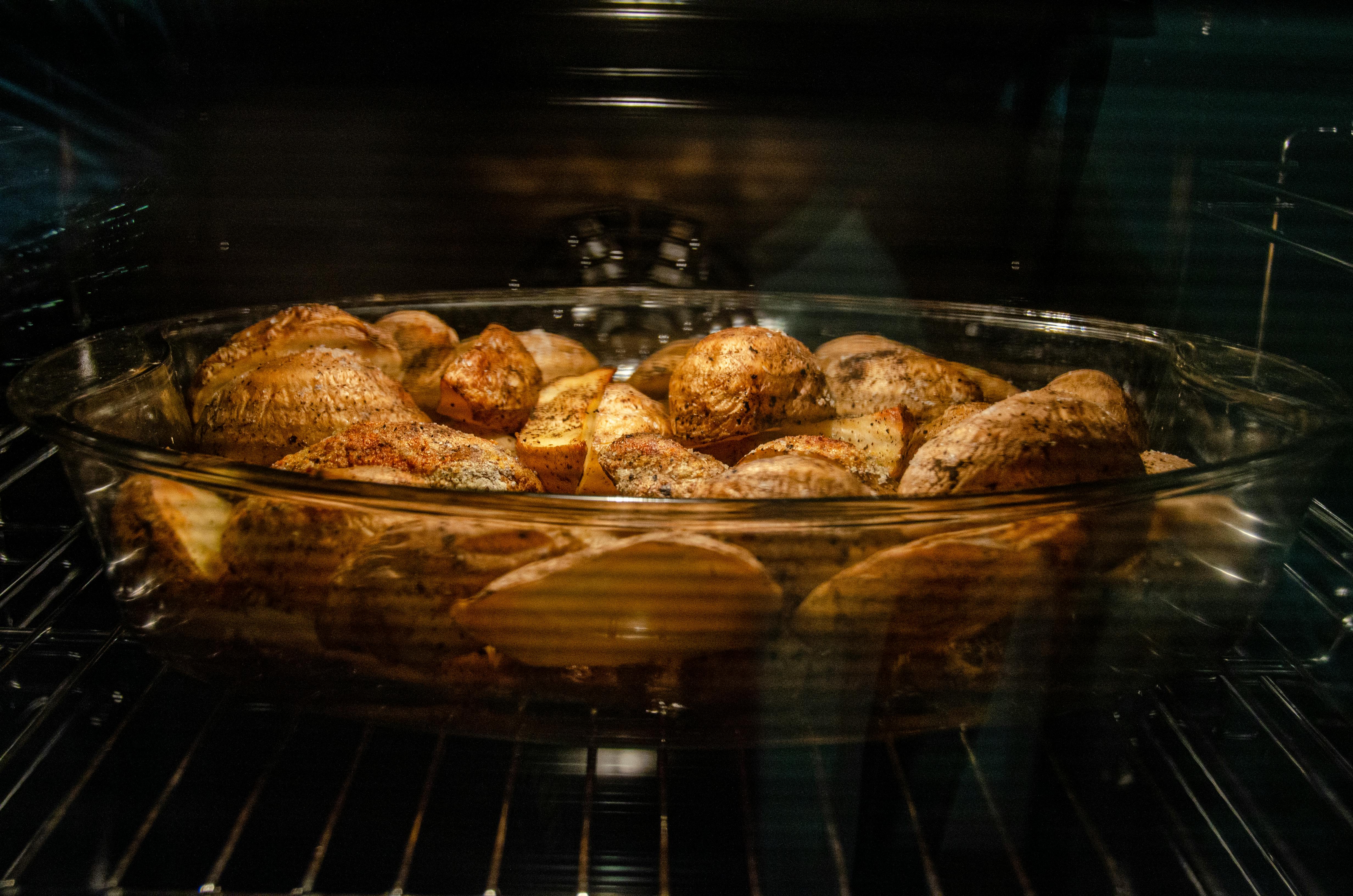 Rôtir des pommes de terre au four | Source : Pexels
