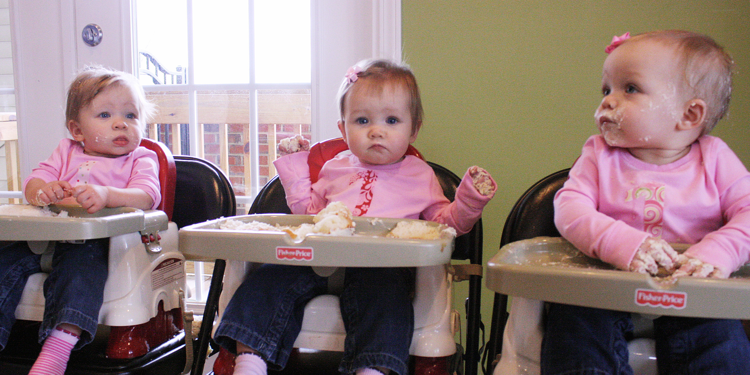 Des triplés dans une chambre | Source : Flickr
