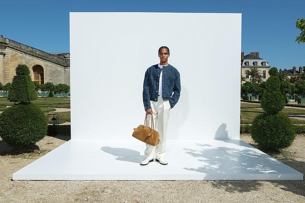 VERSAILLES, FRANCE - 29 JUIN : Alexandre Grimaldi assiste au défilé Jacquemus Menswear Spring/Summer 2026 dans le cadre de la Fashion Week de Paris le 29 juin 2025 à Paris, France. (Photo par Pascal Le Segretain/Getty Images pour Jacquemus)