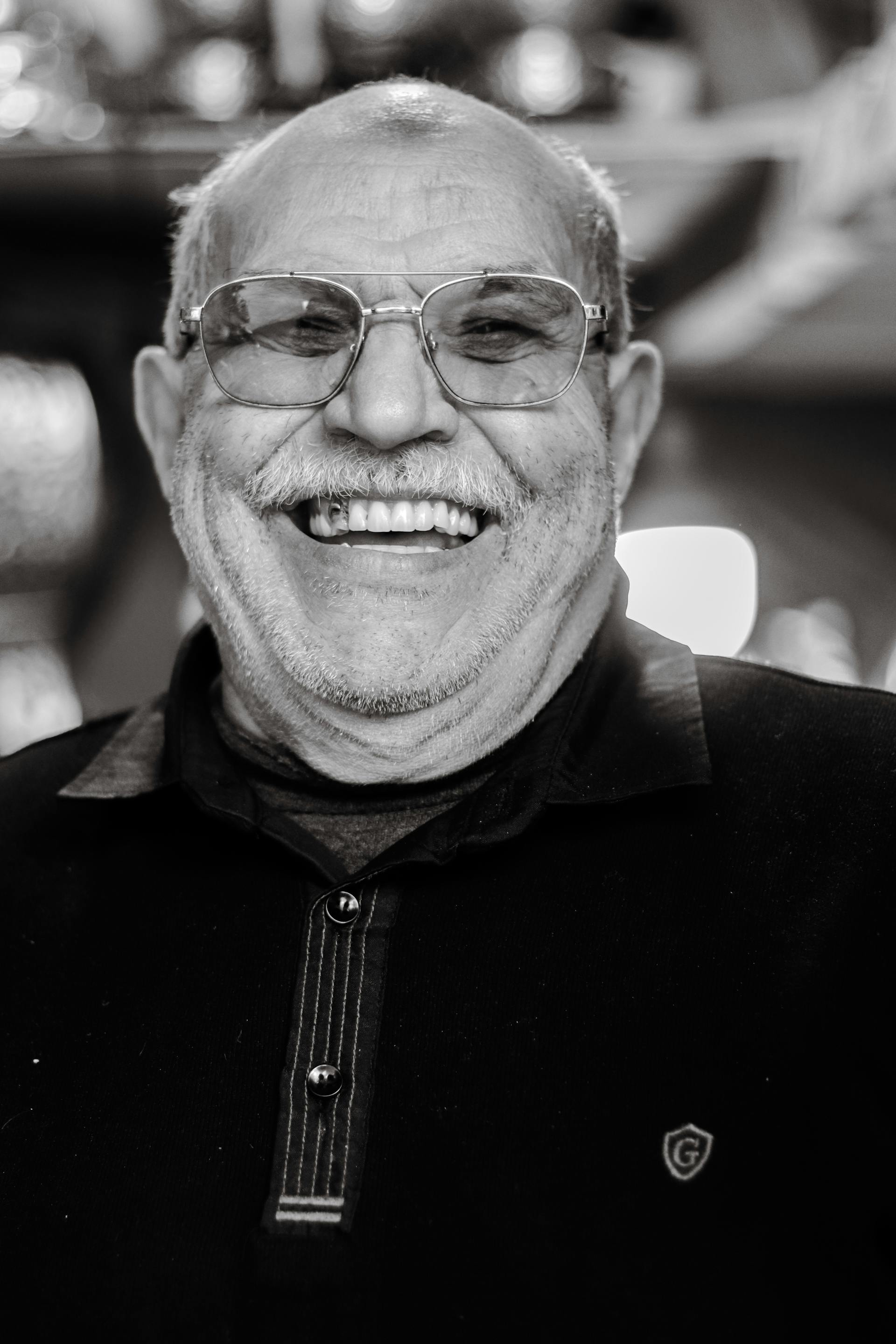 Un homme qui rit | Source : Pexels
