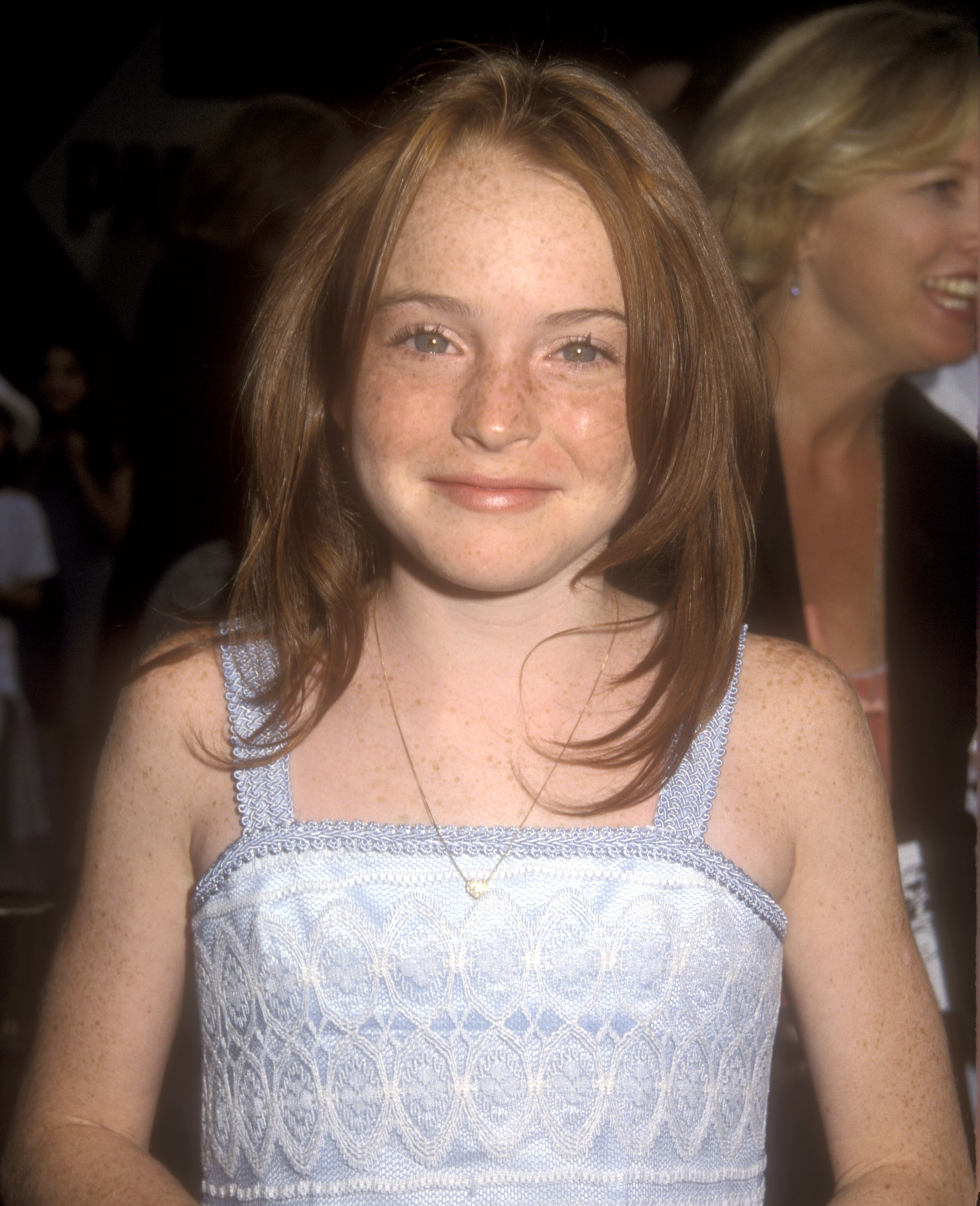 La jeune actrice photographiée lors de la première de « Parent Trap » en 1998 | Source : Getty Images
