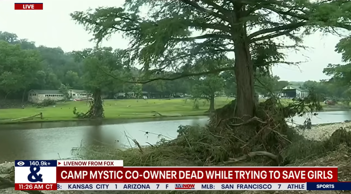 Dommages causés par les inondations près des cabines de Camp Mystic situées au bord de la rivière suite à de violents orages, posté le 7 juillet 2025. | Source : YouTube/livenowfox