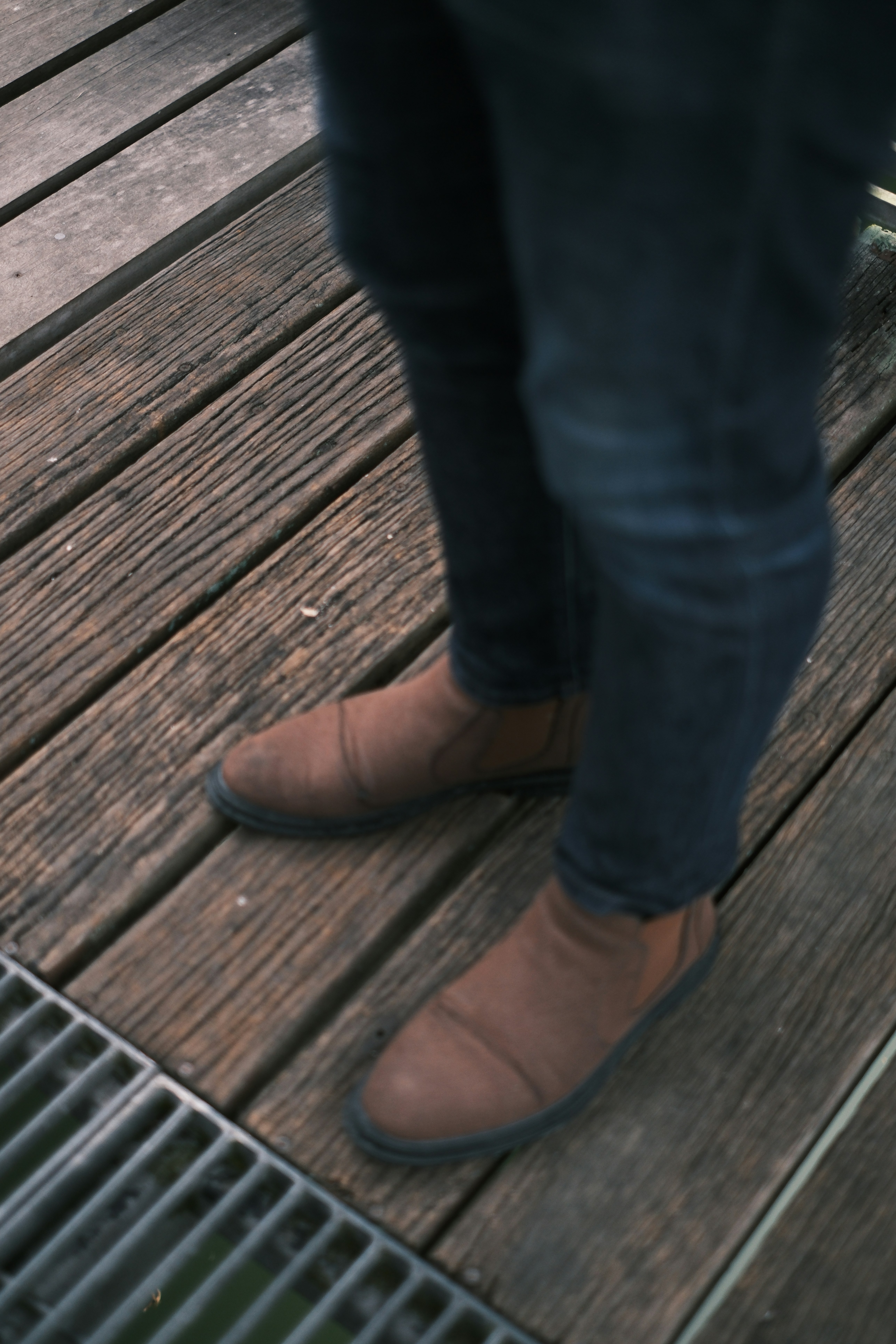 Quelqu'un portant des bottes | Source : Unsplash